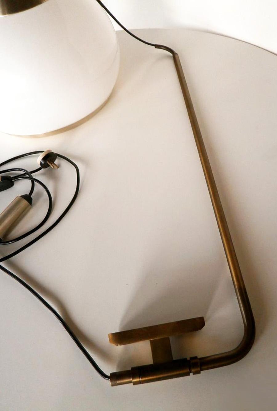 Lampe murale à contrepoids de conception italienne Stilux des années 1960 Excellent état - En vente à Brescia, IT