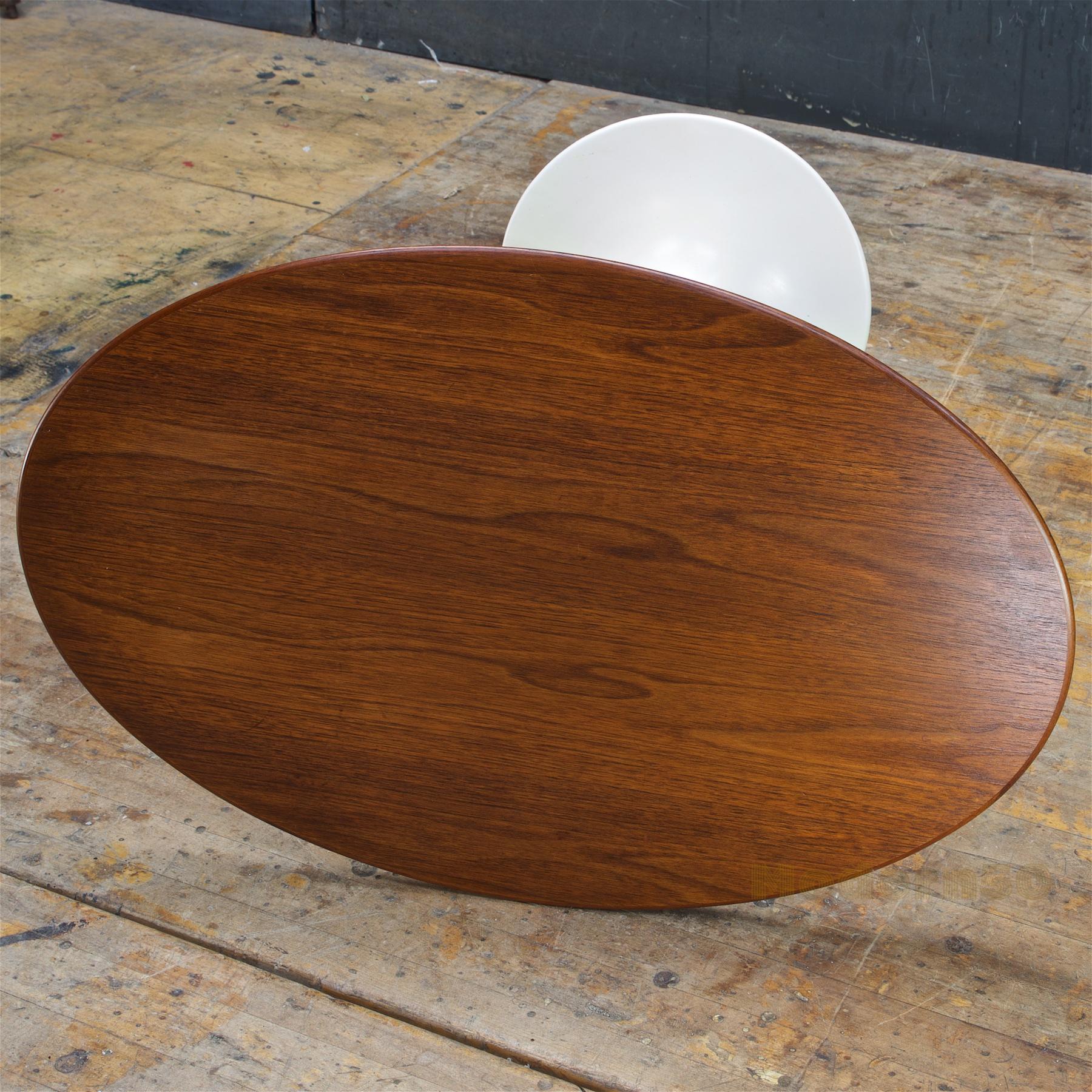 American 1960s CabinModern Oval Walnut Tulip Side Table Eero Saarinen Knoll Elliptical For Sale