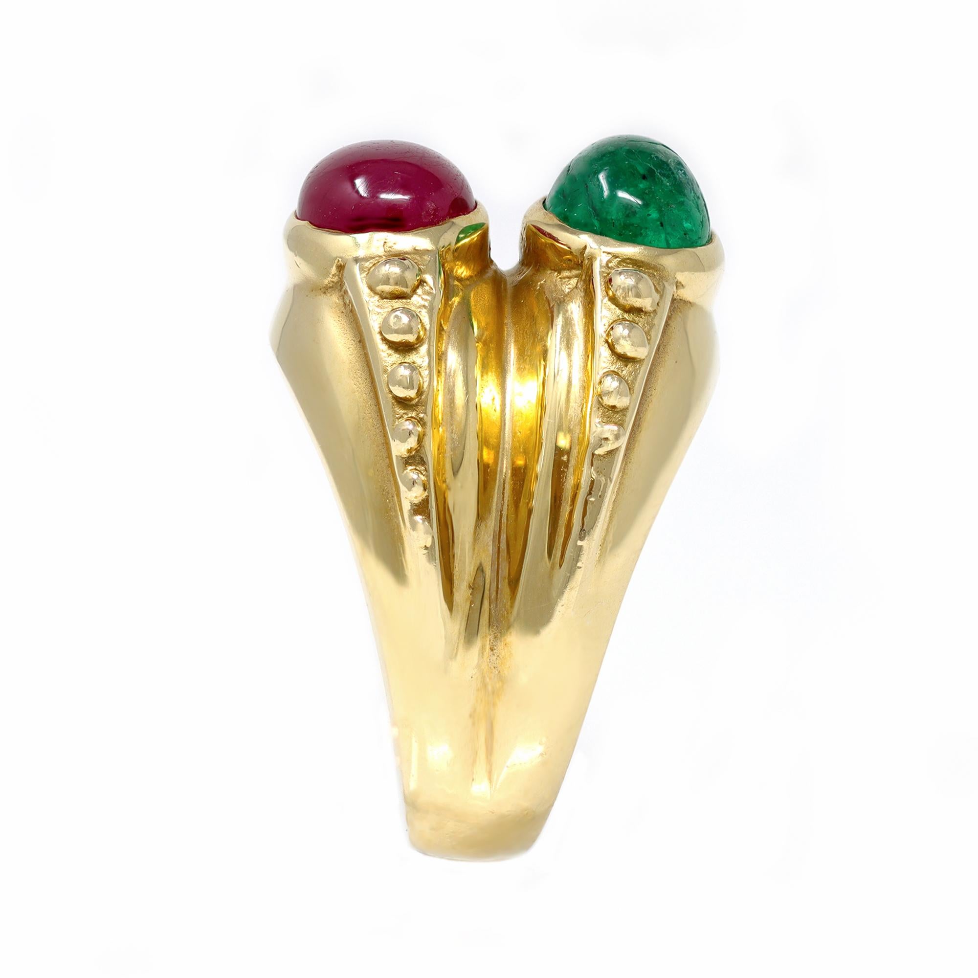 1960s Cabochon Emerald & Ruby Double Band Ring In Good Condition In Miami, FL