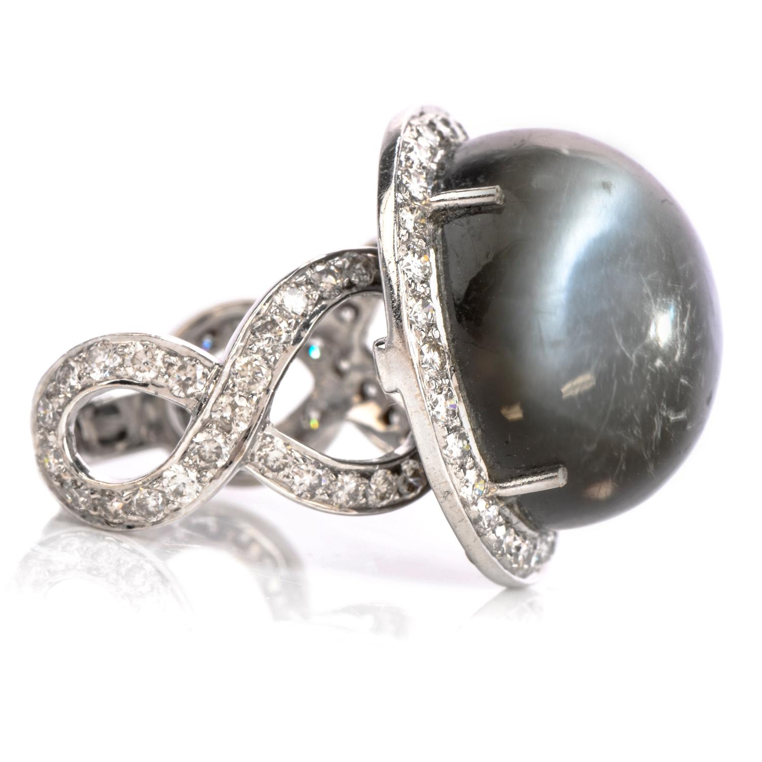Moderno Anello da cocktail con pietra di luna cabochon e diamante in oro 18 carati del 1960