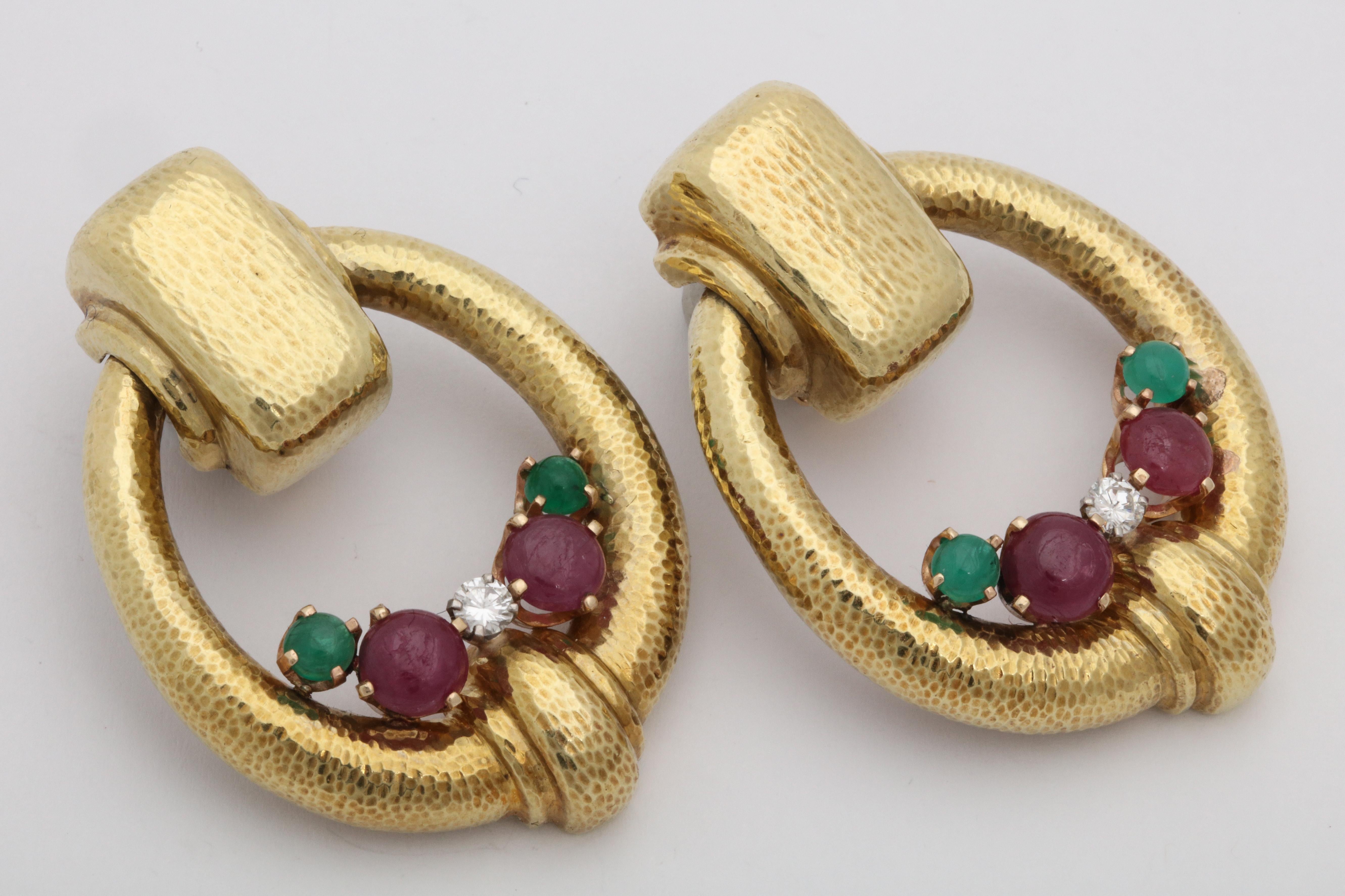 Round Cut 1960s Cabochon Ruby, Emerald and Diamond Hand Hammered Gold Doorknocker Earclips For Sale