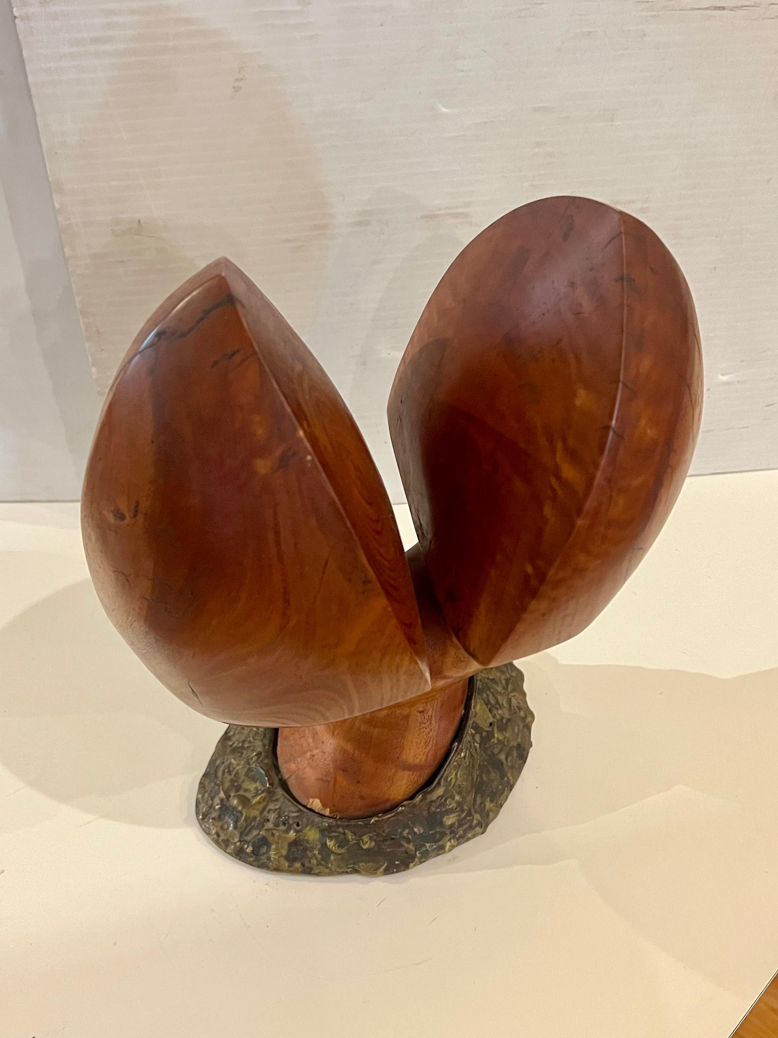 Escultura abstracta de nogal y bronce de diseño californiano de mediados de siglo de 1960 3