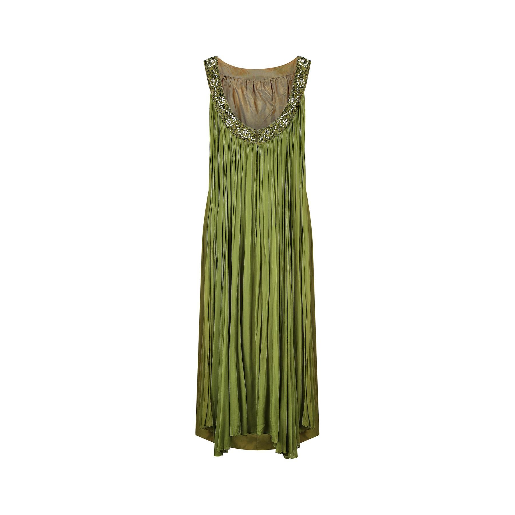 Kalifornien Olivgrünes Chiffon-Perlenkleid mit Schleppe aus den 1960er Jahren (Braun) im Angebot