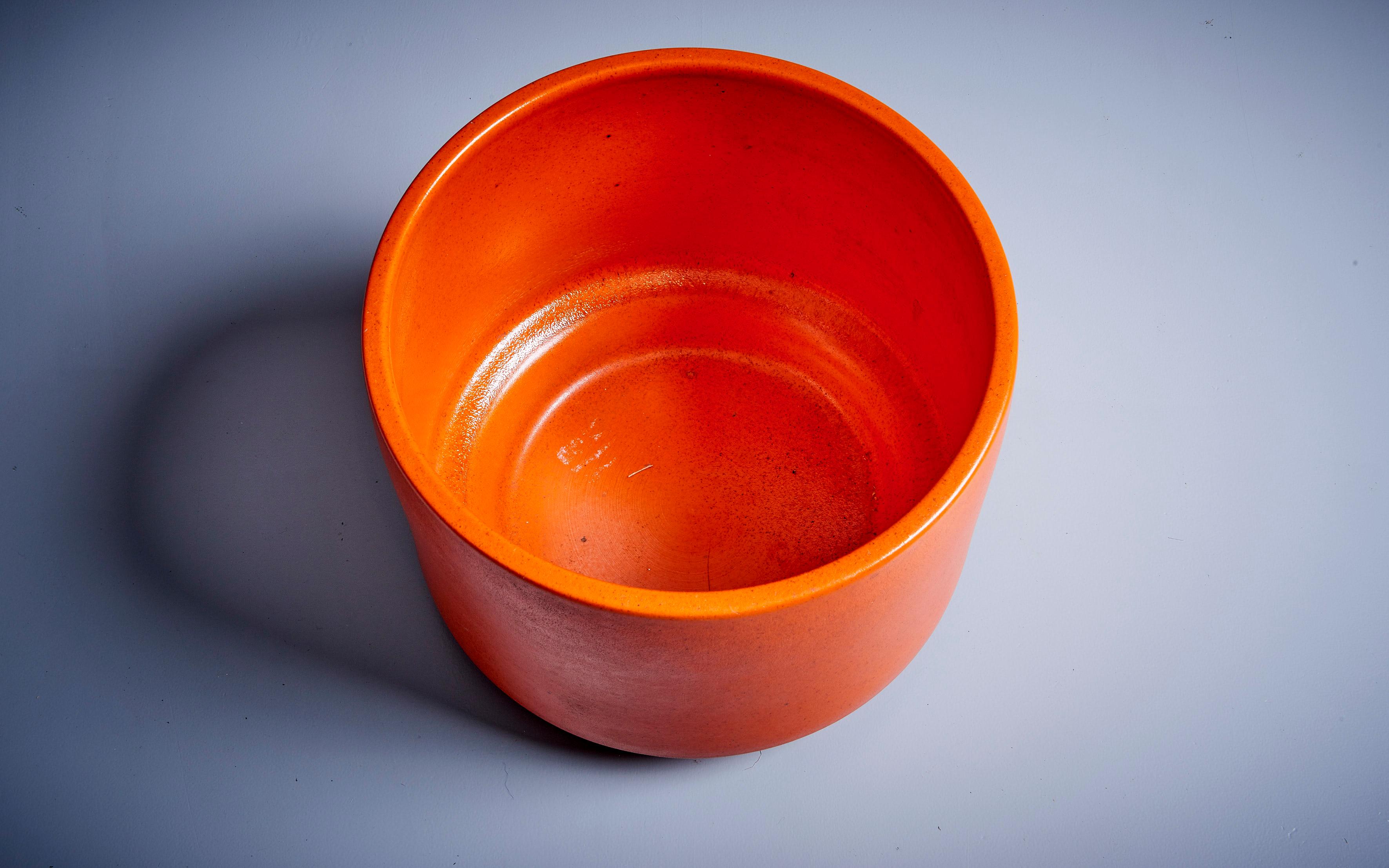 Mid-Century Modern 1960s California Orange Gainey Pottery Planter Pot, USA 
