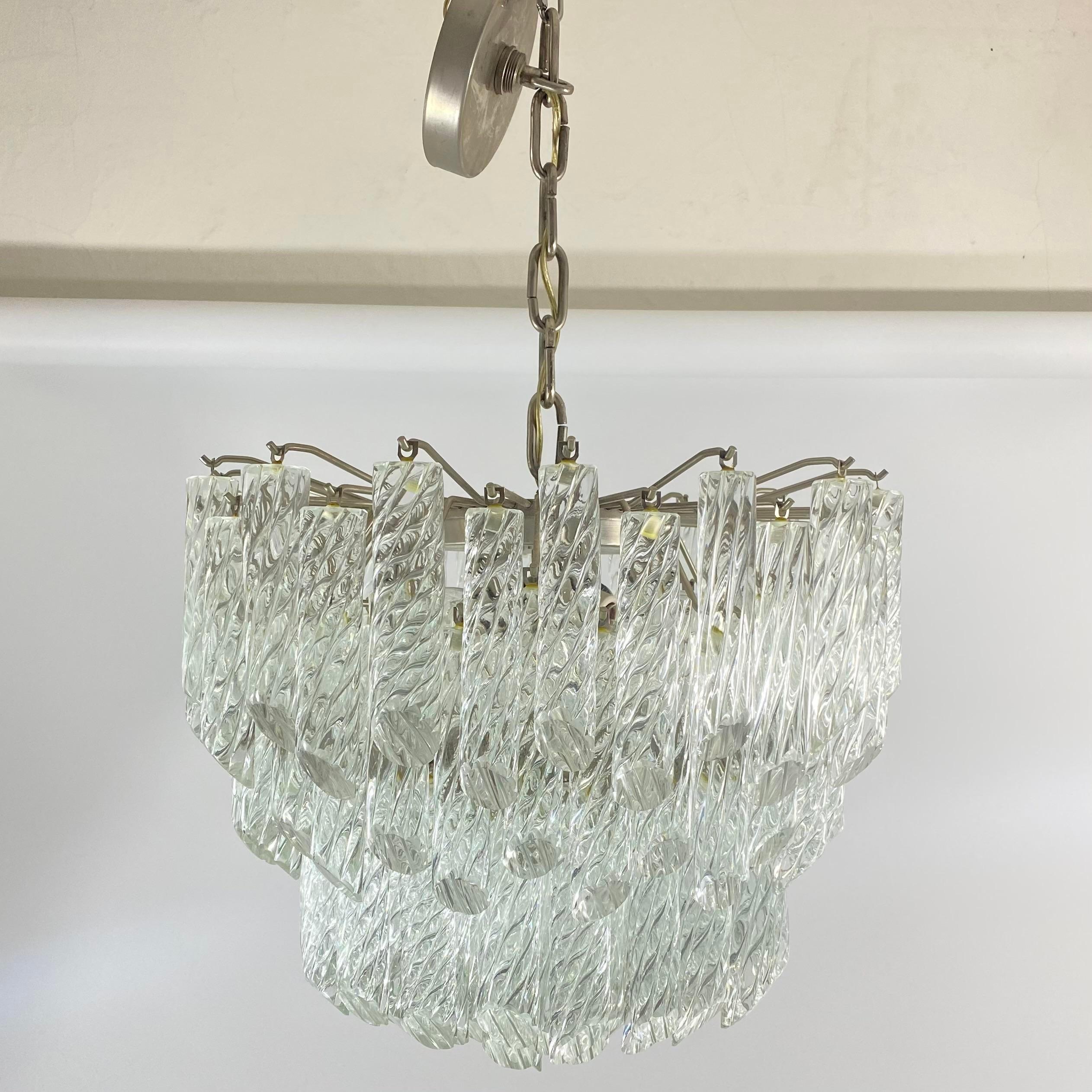 1960s Camer Spiral Murano Glass Chandelier In Excellent Condition For Sale In Westfield, NJ