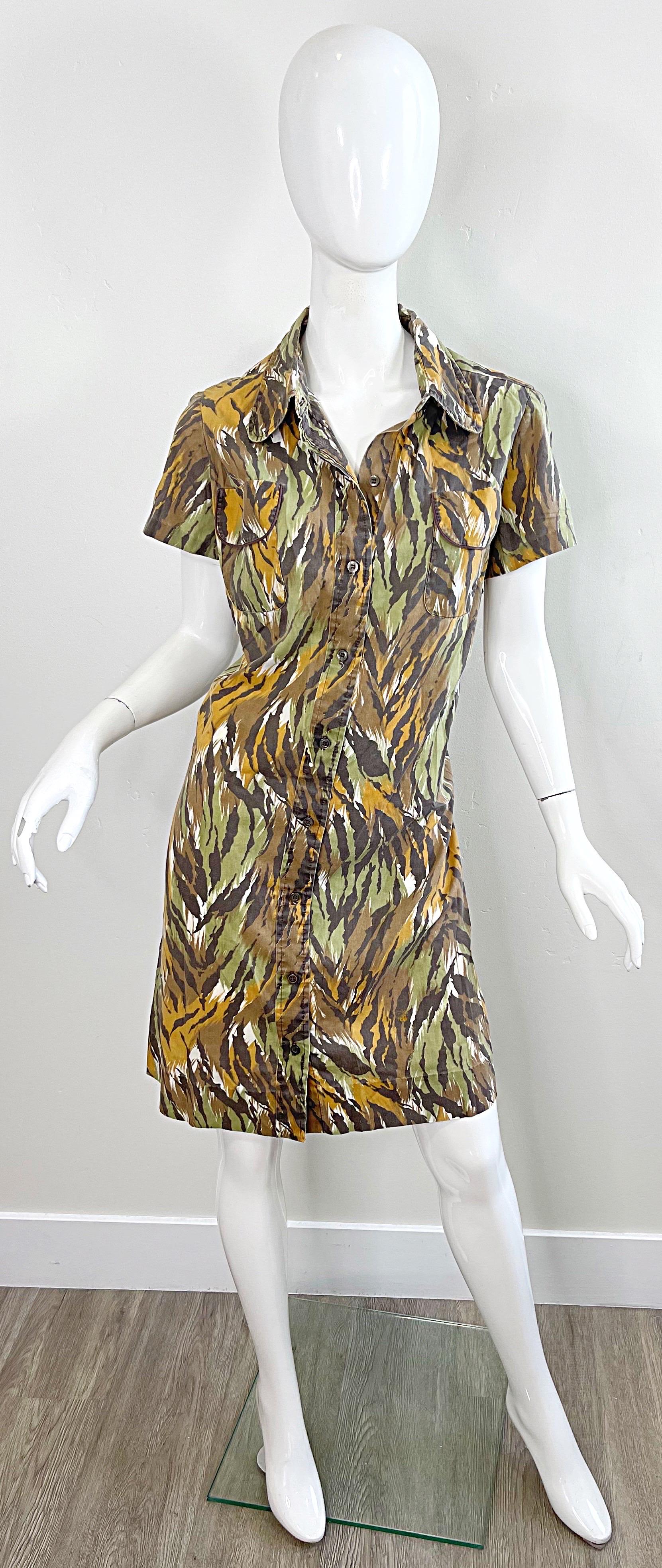 1960er Camouflage Großformatiges Vintage 60er Kurzarm-Shiftkleid aus Baumwolle mit kurzen Ärmeln (Braun) im Angebot