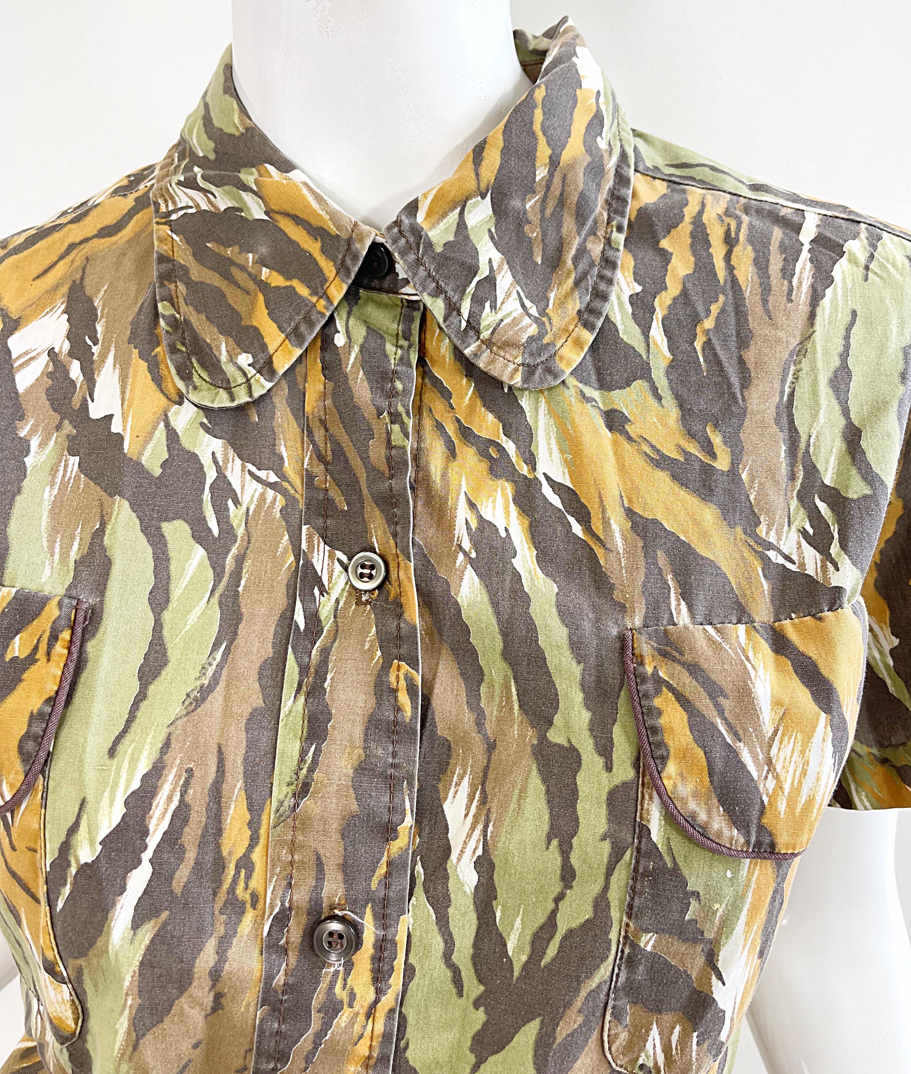 1960er Camouflage Großformatiges Vintage 60er Kurzarm-Shiftkleid aus Baumwolle mit kurzen Ärmeln im Zustand „Hervorragend“ im Angebot in San Diego, CA