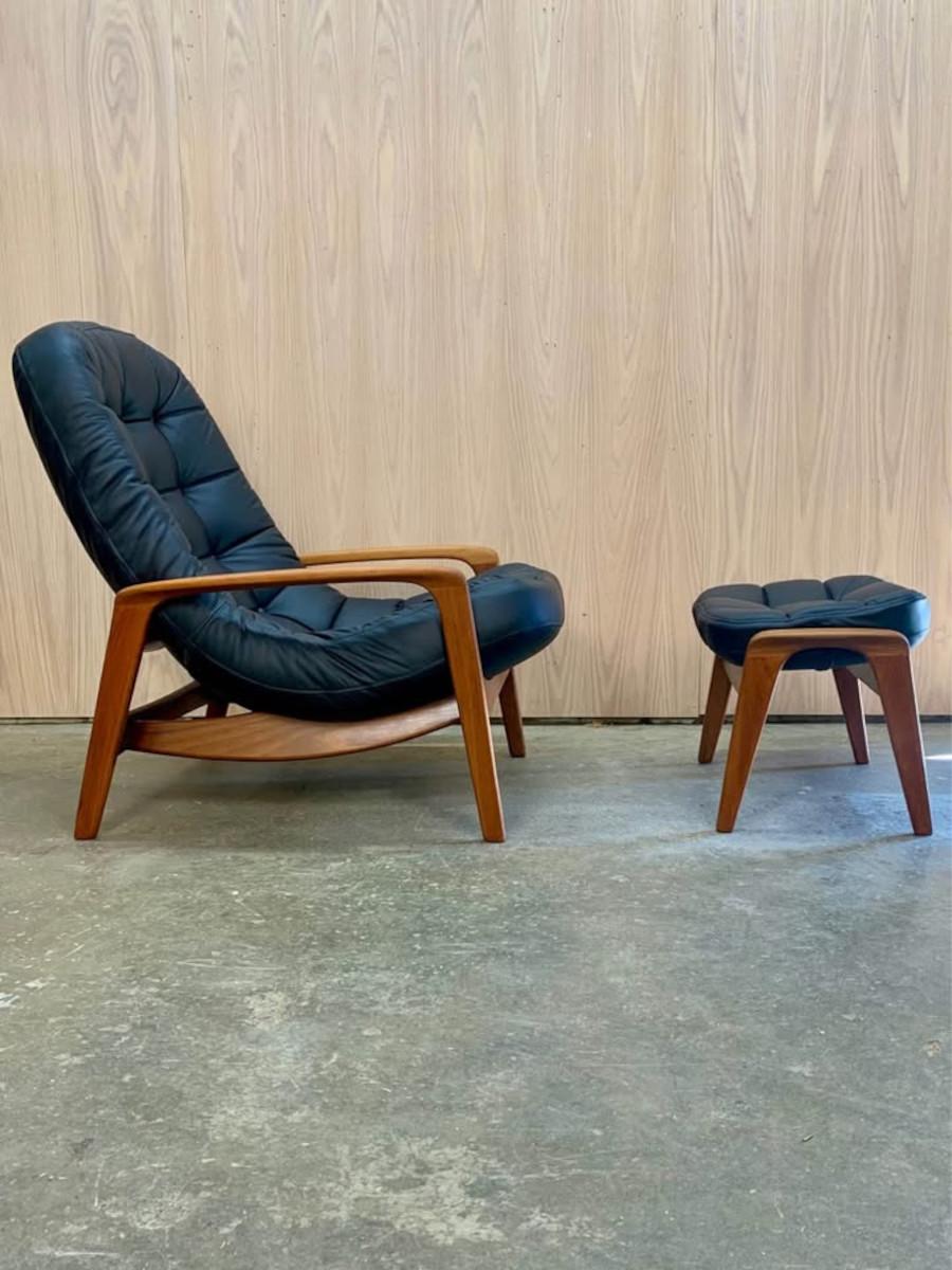 1960s Canadian Teak and Leather Scoop Lounge Chair and Ottoman 2