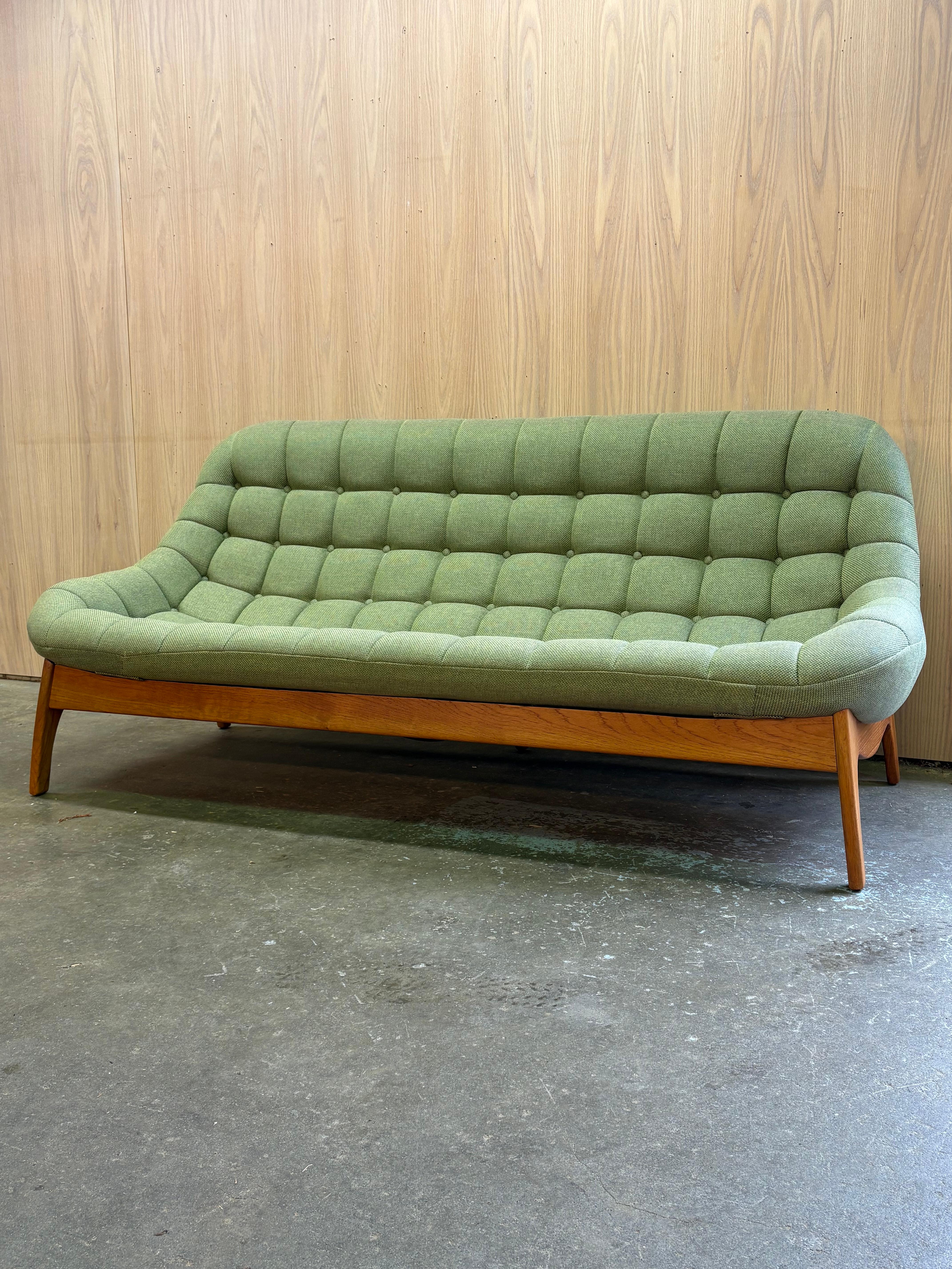 1960s Canadian Teak “Scoop” Sofa by R Huber For Sale 1