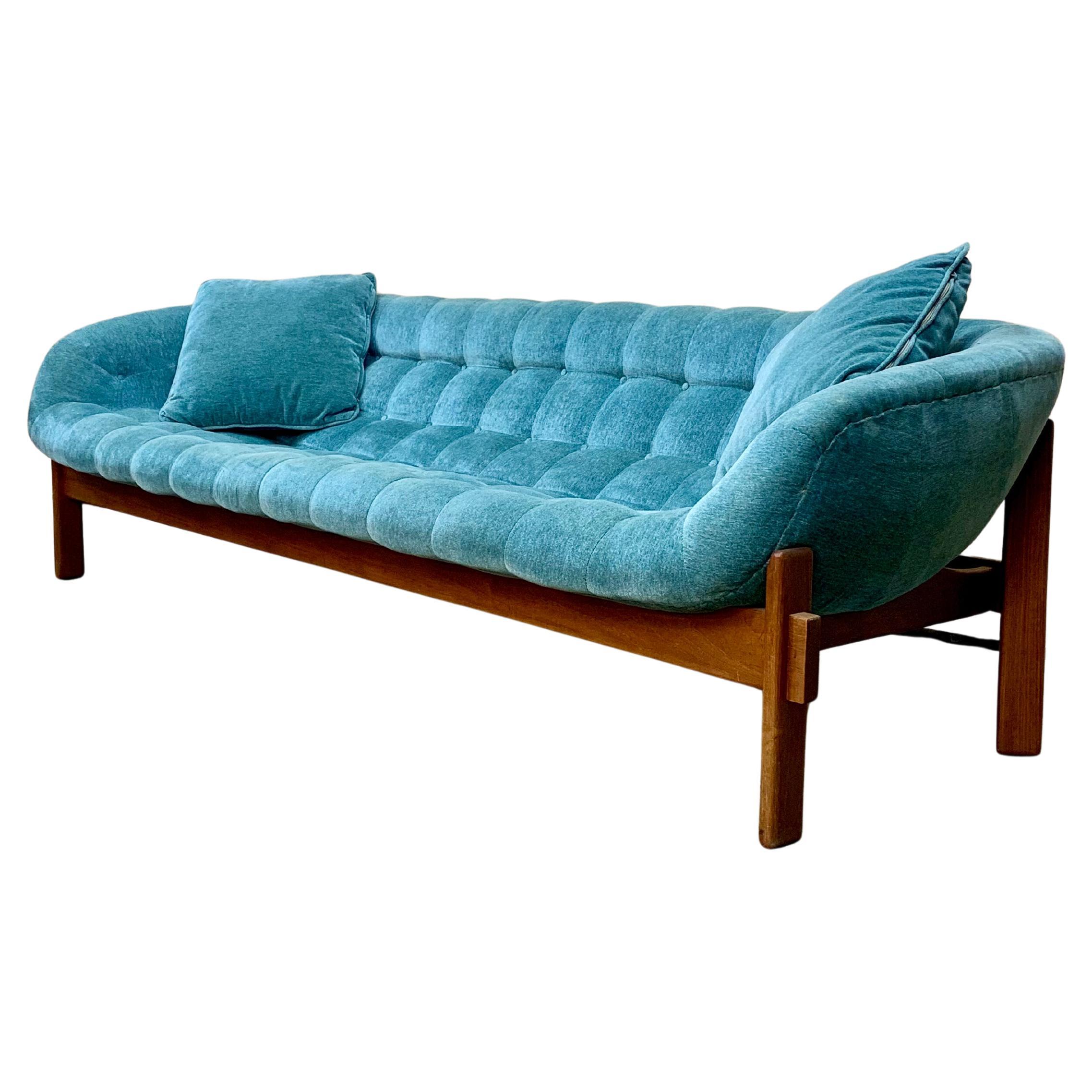 In 12 years of business, we’ve only come across this sofa once before—so we’re thrilled to present it again. The highly coveted “Tub Sofa” was designed by R. Huber and crafted right here in Canada during the 1960s. Its sculptural fibreglass shell is