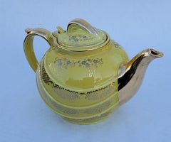Tetera amarilla canaria de los años 60 con dorado de oro de 24 quilates "Made In USA" de HALL Ceramics