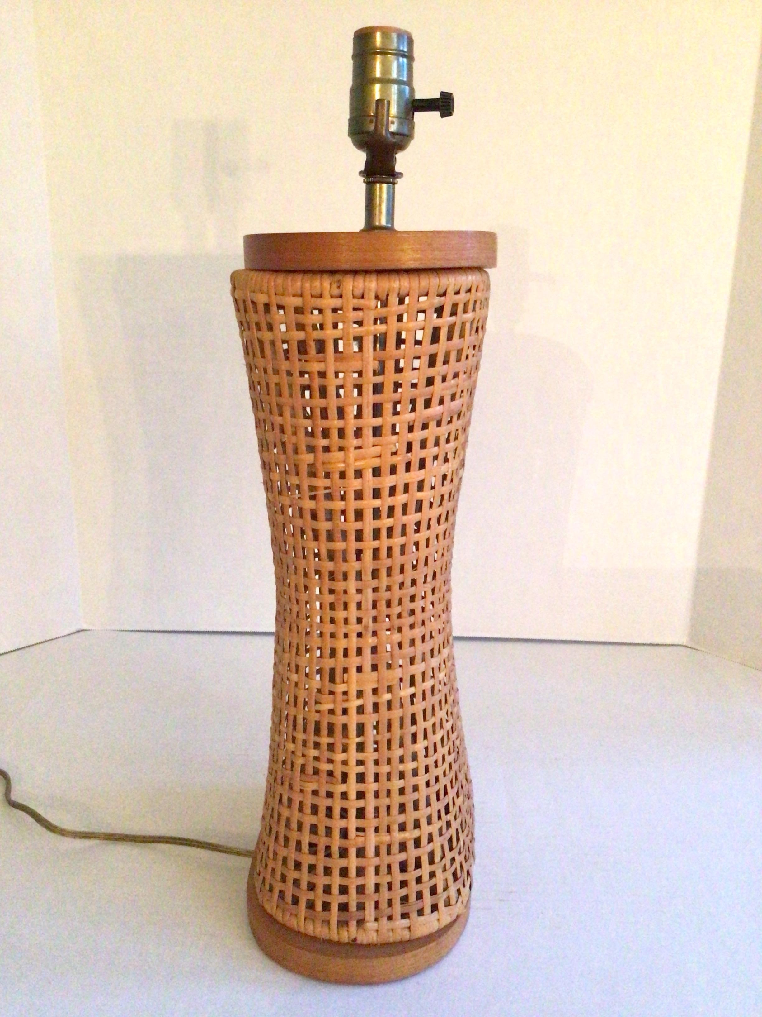 1960s Caned Table Lamp With Wood Top and Base In Good Condition For Sale In Tarrytown, NY