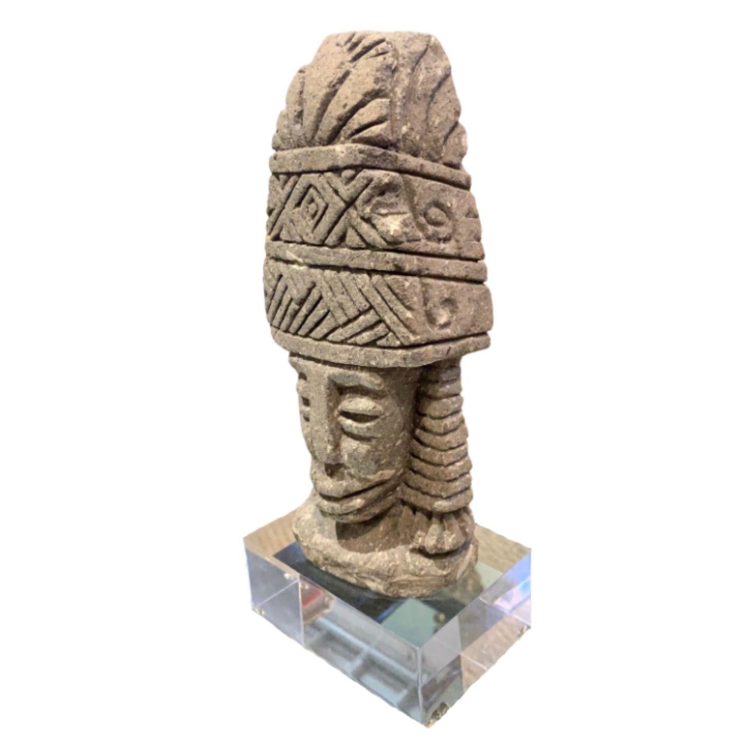 dieu aztèque Canteru de taille moyenne des années 1960 sur une base en acrylique.