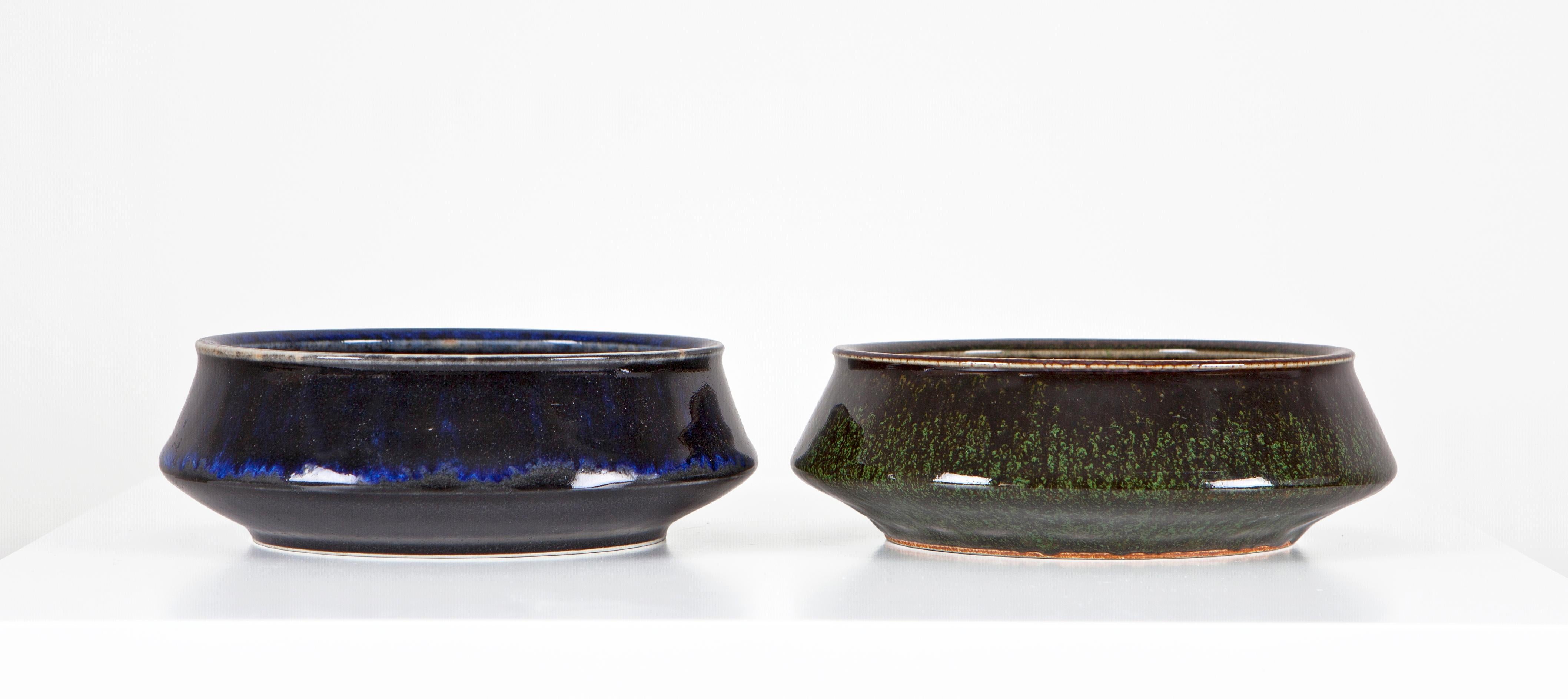 Pair of glazed Stoneware bowls by Carl Harry Stalhane for Rörstrand. Sweden, 1960s.
Very good condition, vintage product without defects.
 
