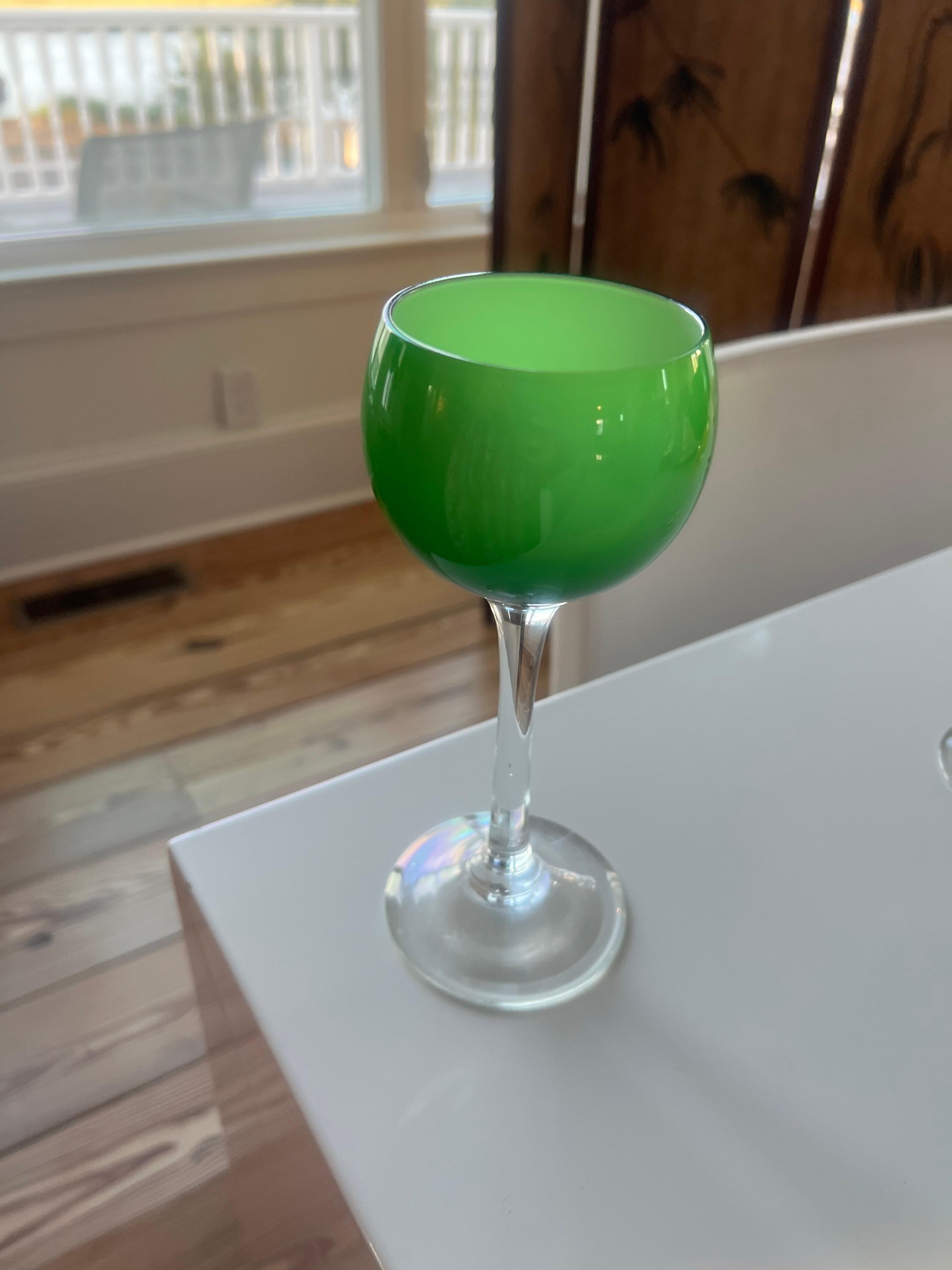 italien Verres à vin à long pied vert émeraude et blanc Carlo Moretti des années 1960, 2 en vente