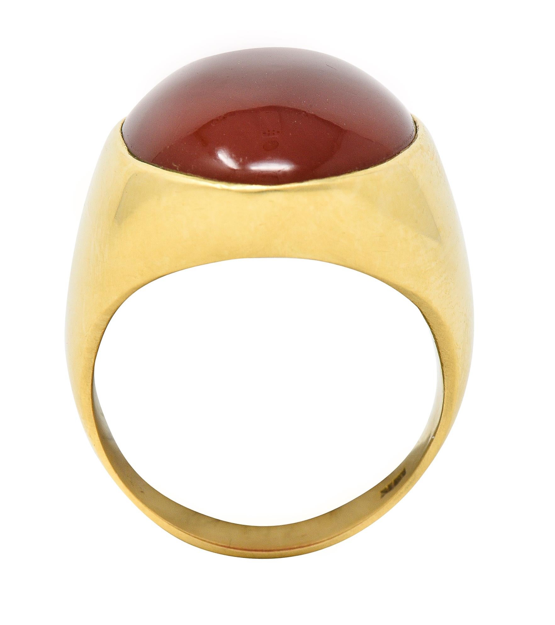 1960s Carnelian 18 Karat Yellow Gold Oval Vintage Signet Ring For Sale 2