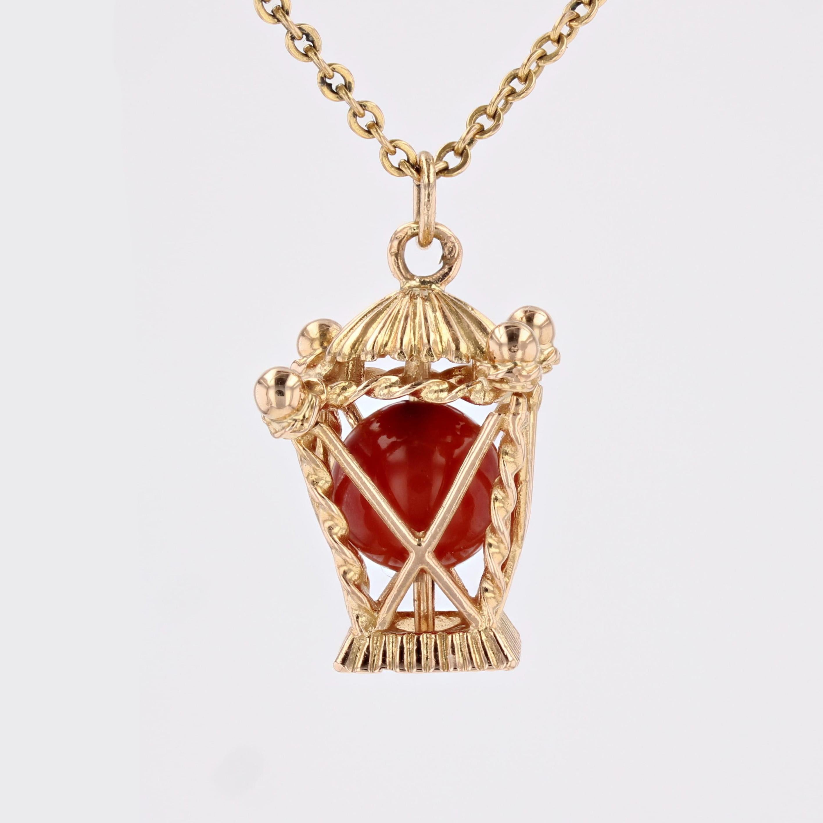 Pendentif pagode en or jaune 18 carats avec cornaline, années 1960 en vente 3