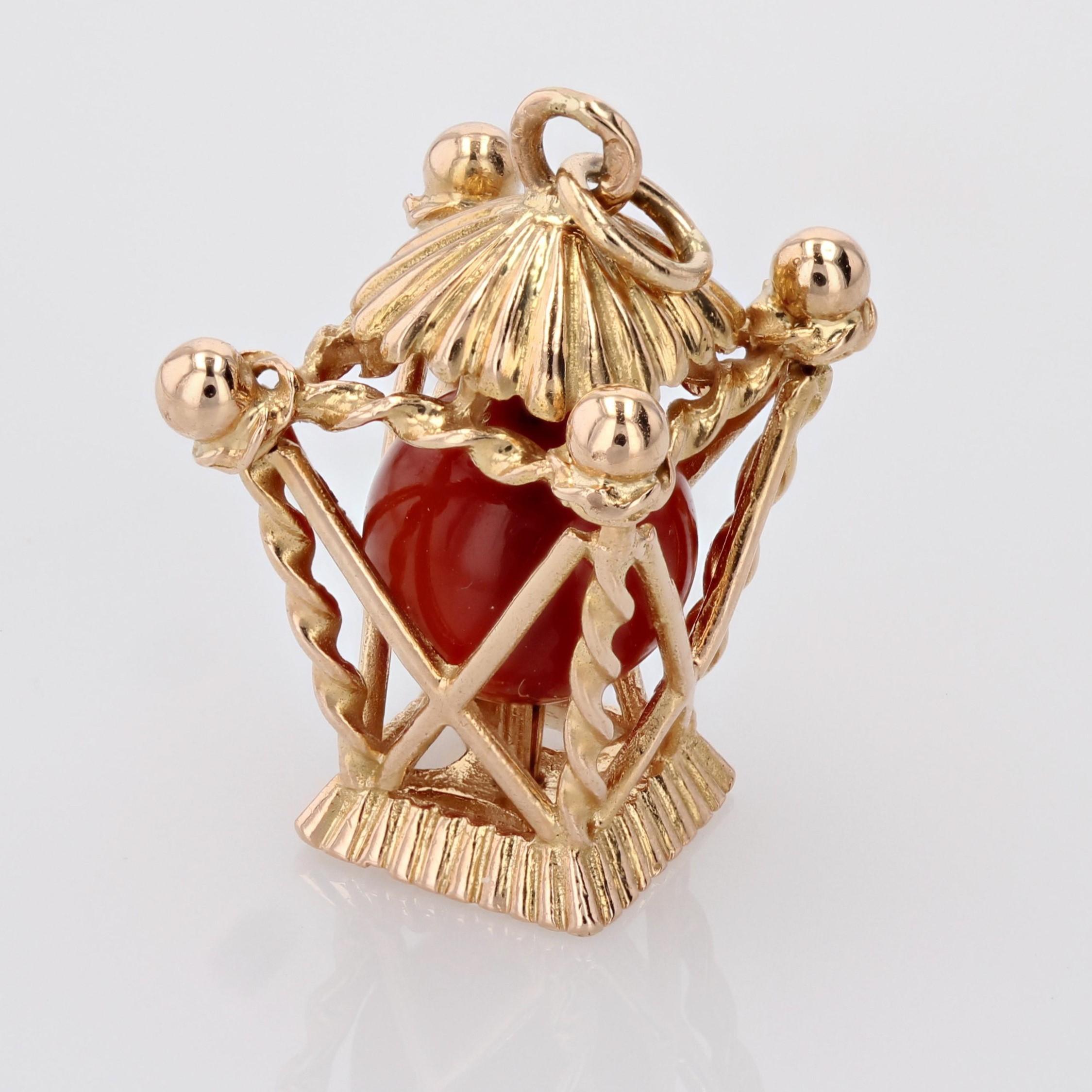 Pendentif pagode en or jaune 18 carats avec cornaline, années 1960 Excellent état - En vente à Poitiers, FR