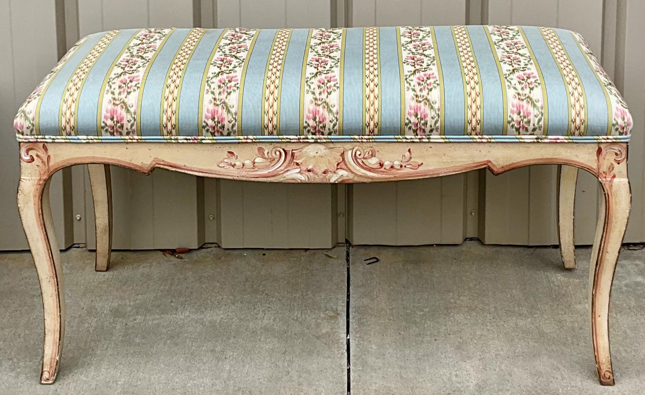1960s Carved And Painted Italian Bench / Ottoman In Striped Floral Chintz  For Sale 1