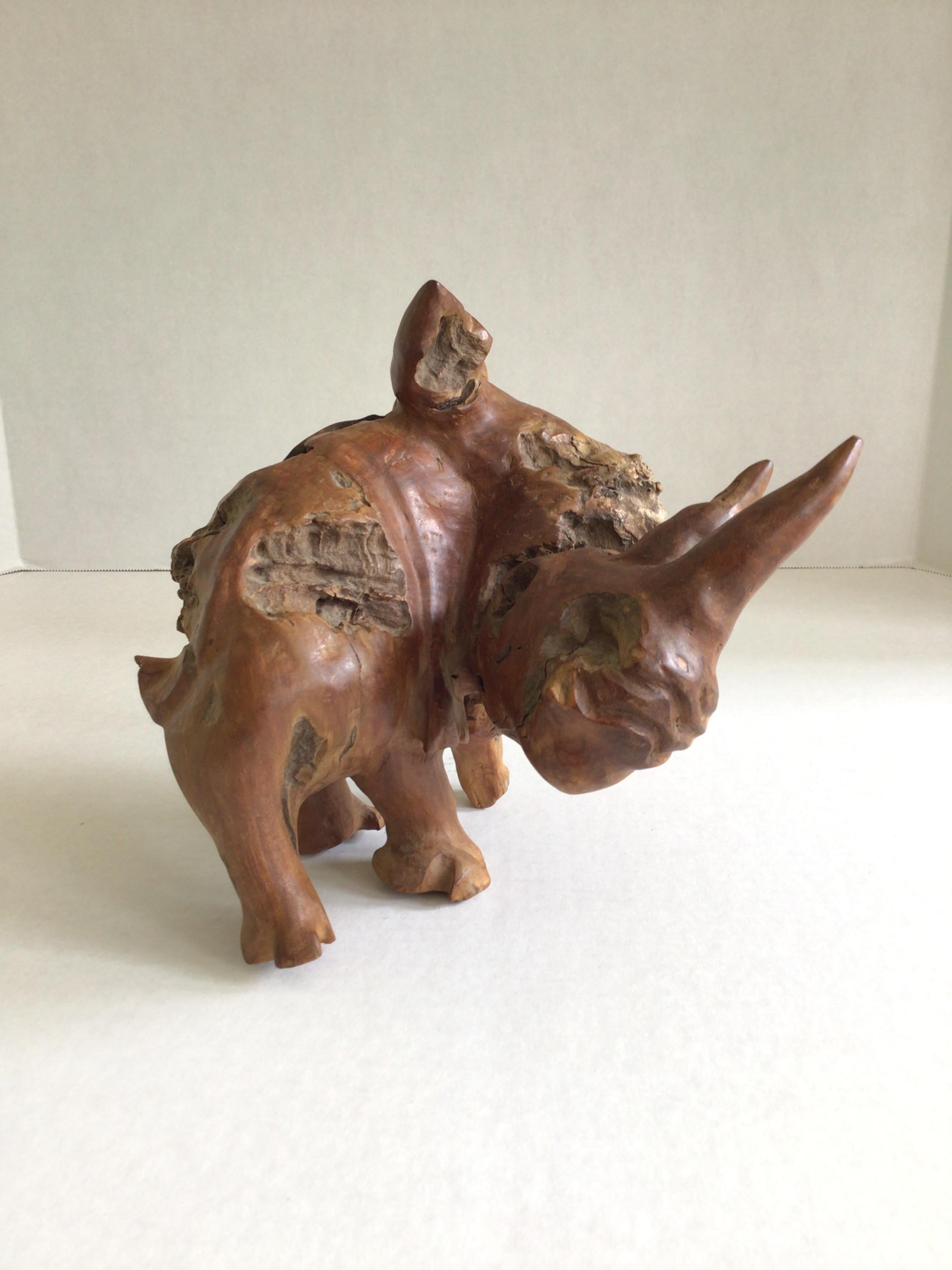 1960er Jahre geschnitzt Noppenholz Nashorn / Rhinozeros
Nicht nur eine erstaunliche 3D-Rendering-Software, sondern ein echtes Exemplar aus natürlichem Wurzelholz

