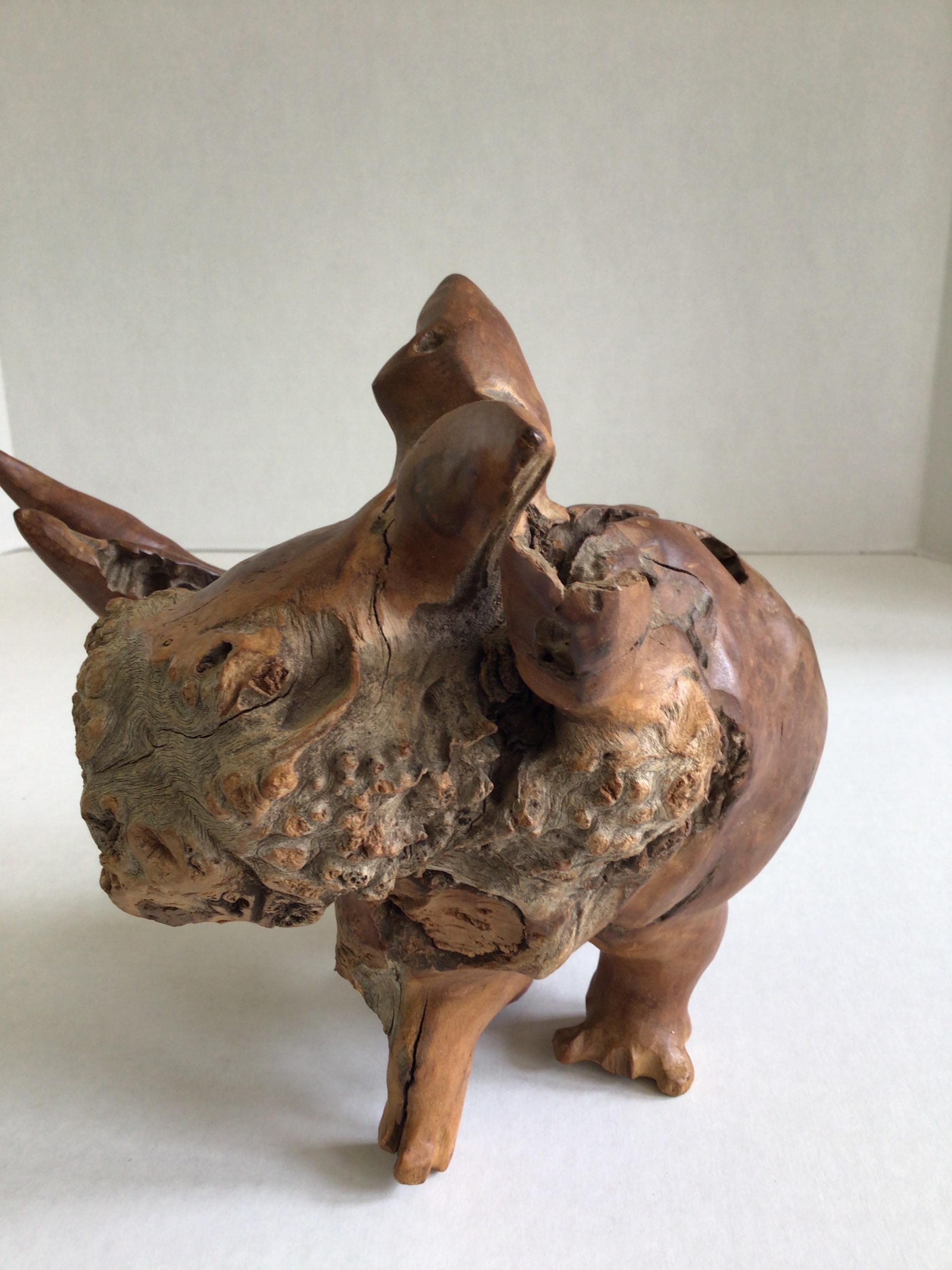 1960er Jahre geschnitzt Burled Wood Rhinoceros im Zustand „Gut“ im Angebot in Tarrytown, NY
