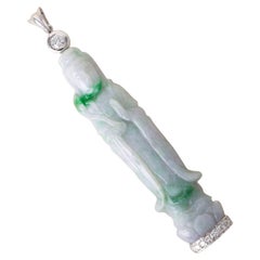 1960er Jahre geschnitzter Guan Yin Natürliche Jade 0,60 Karat Diamanten 18K Weißgold Anhänger