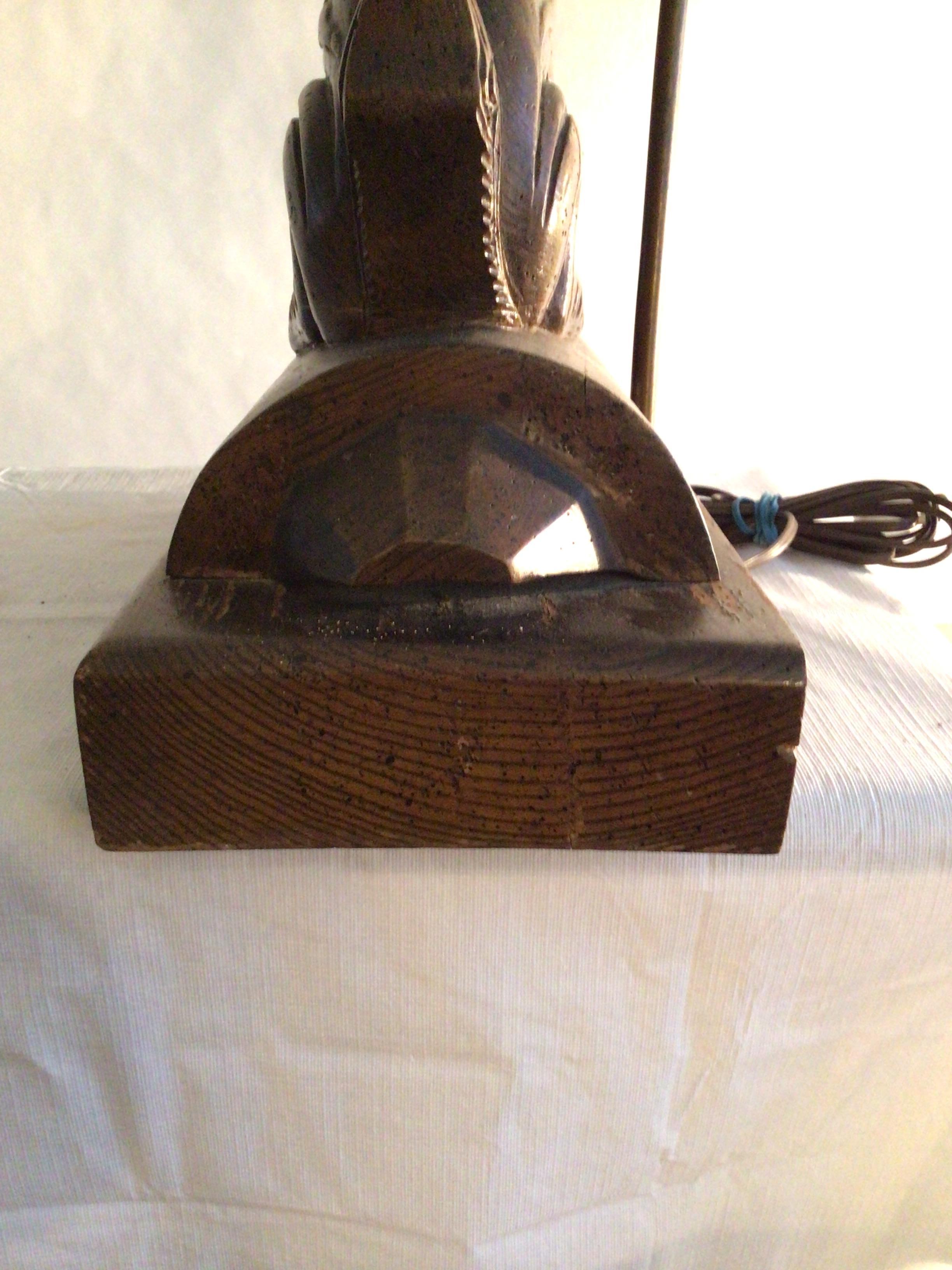 1960s Carved Wood Foo Dog Table Lamp on a Curved Wood Base For Sale 6