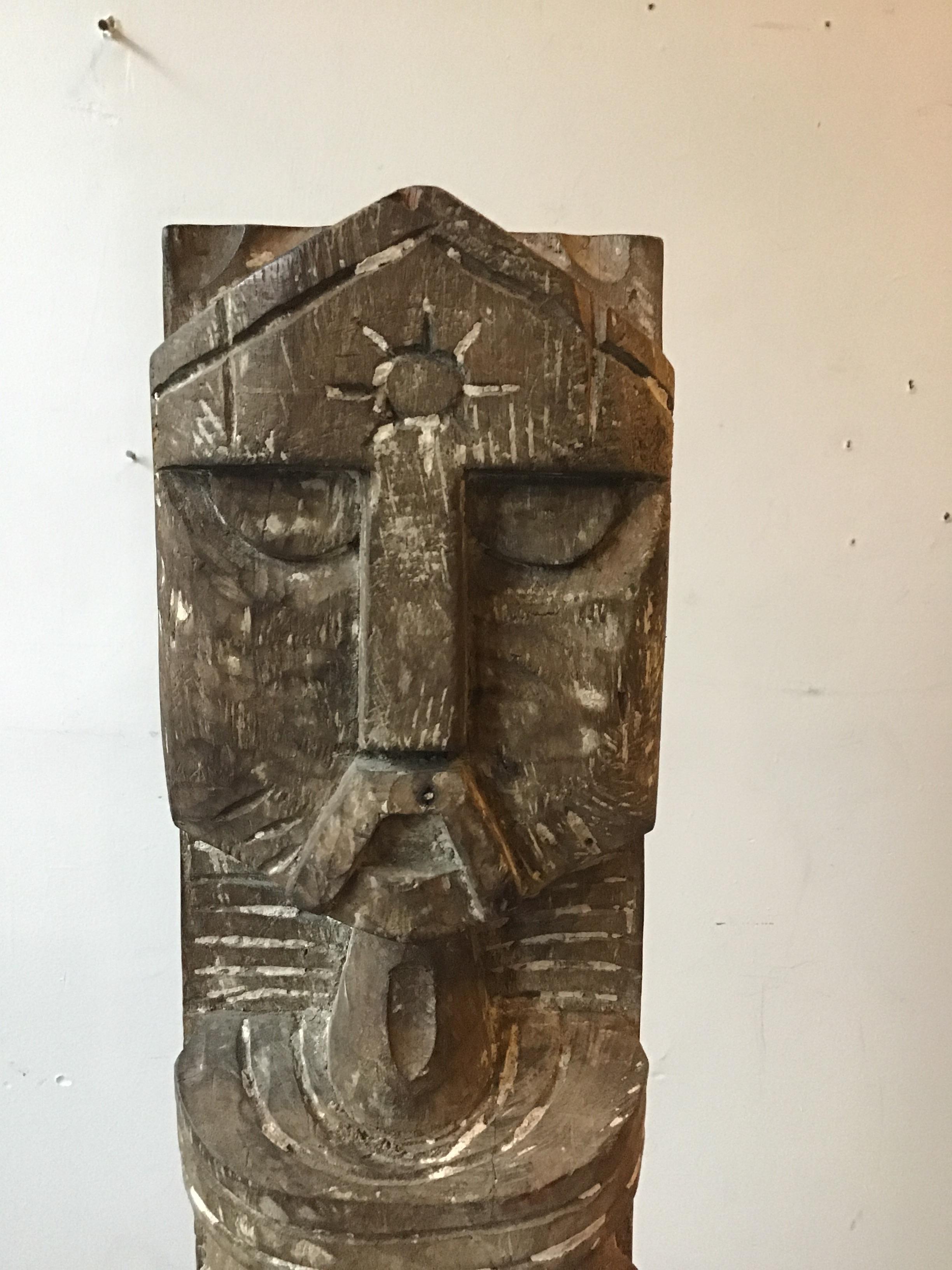 1960s Carved Wood Tiki Totem Sculpture Of A Knight In Good Condition For Sale In Tarrytown, NY