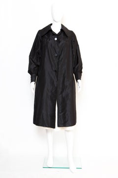Trench in seta nera Carven anni '60