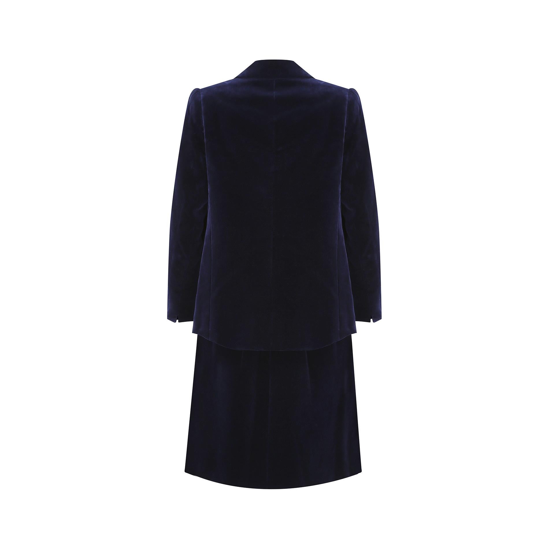 1960s Carven Haute Couture Costume habillé en velours Soutache marine Excellent état - En vente à London, GB