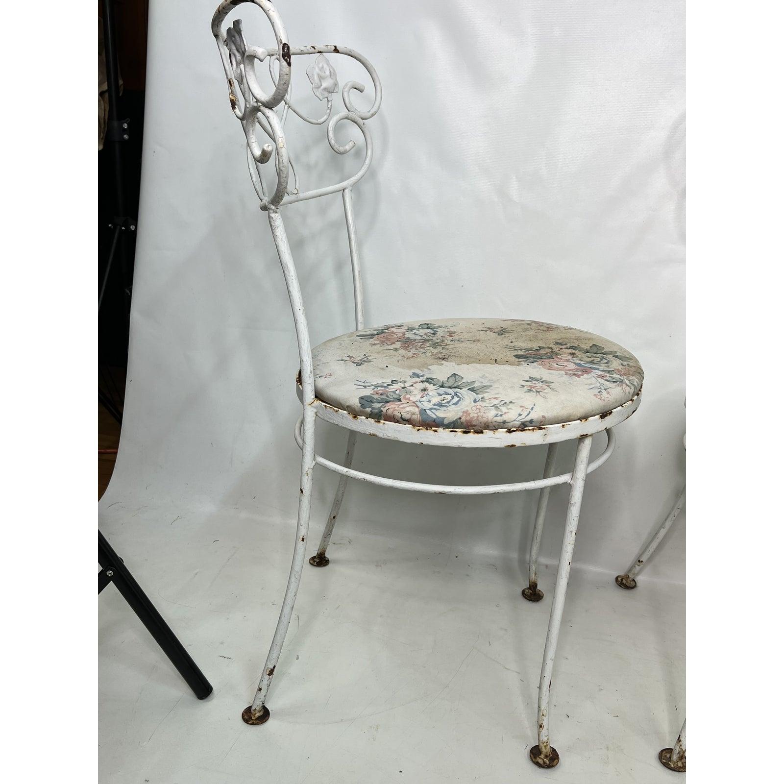 Mid-Century Modern 1960s Cast Iron Outdoor Chairs - Set of 4 For Sale
