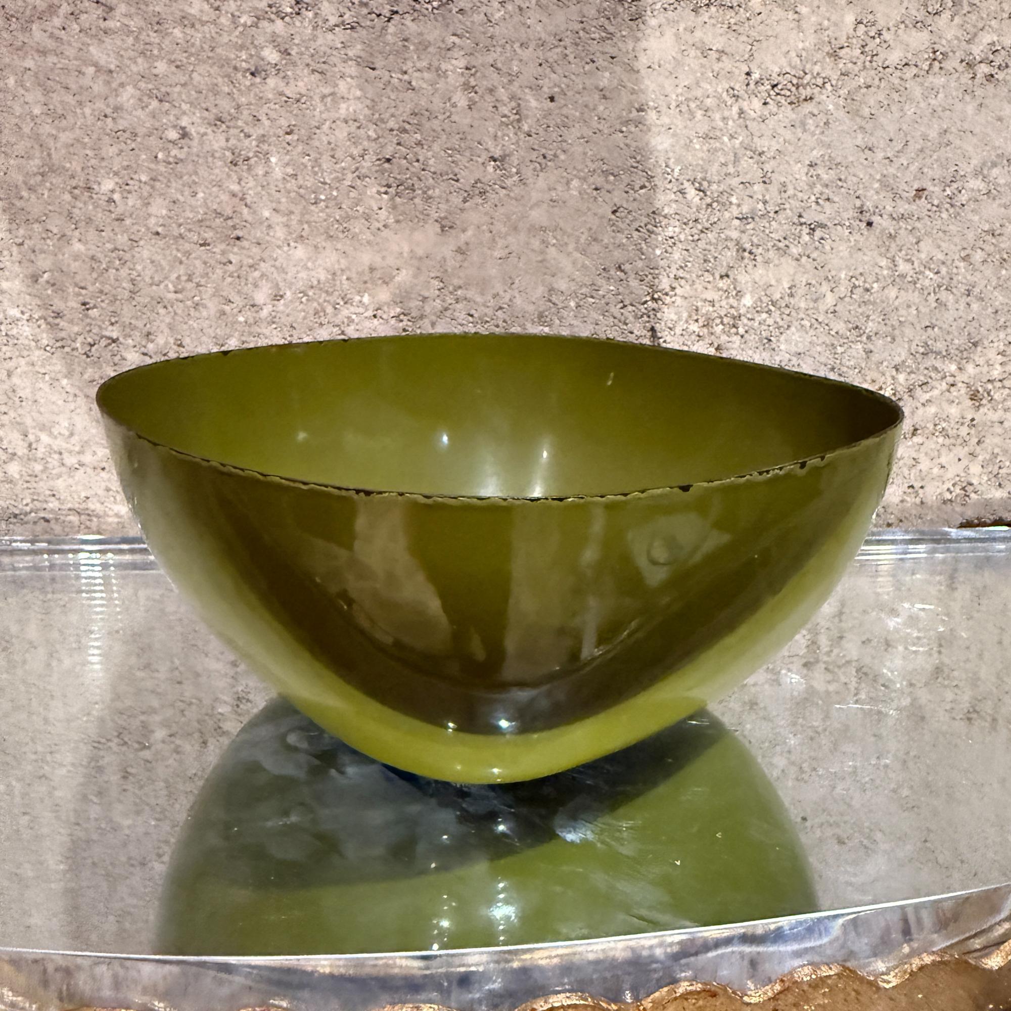 1960s  Cathrineholm of Holland Avocado Green Enamelware Bowl Mid Century Modern For Sale 2
