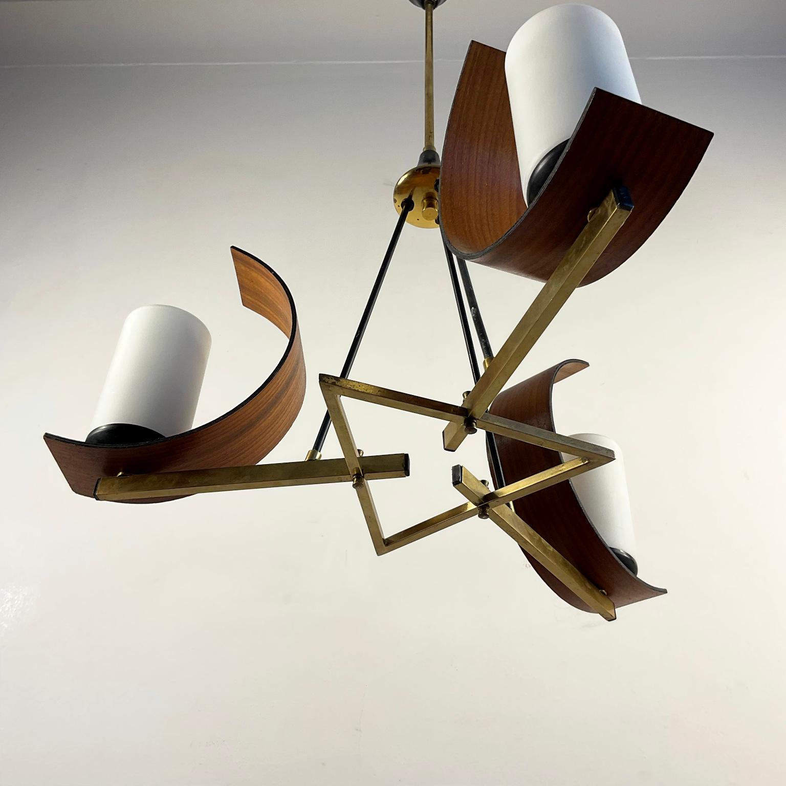 1960s Italian Ceiling Lamp Attributed to Stilnovo with 3 Opaline lampshades 3