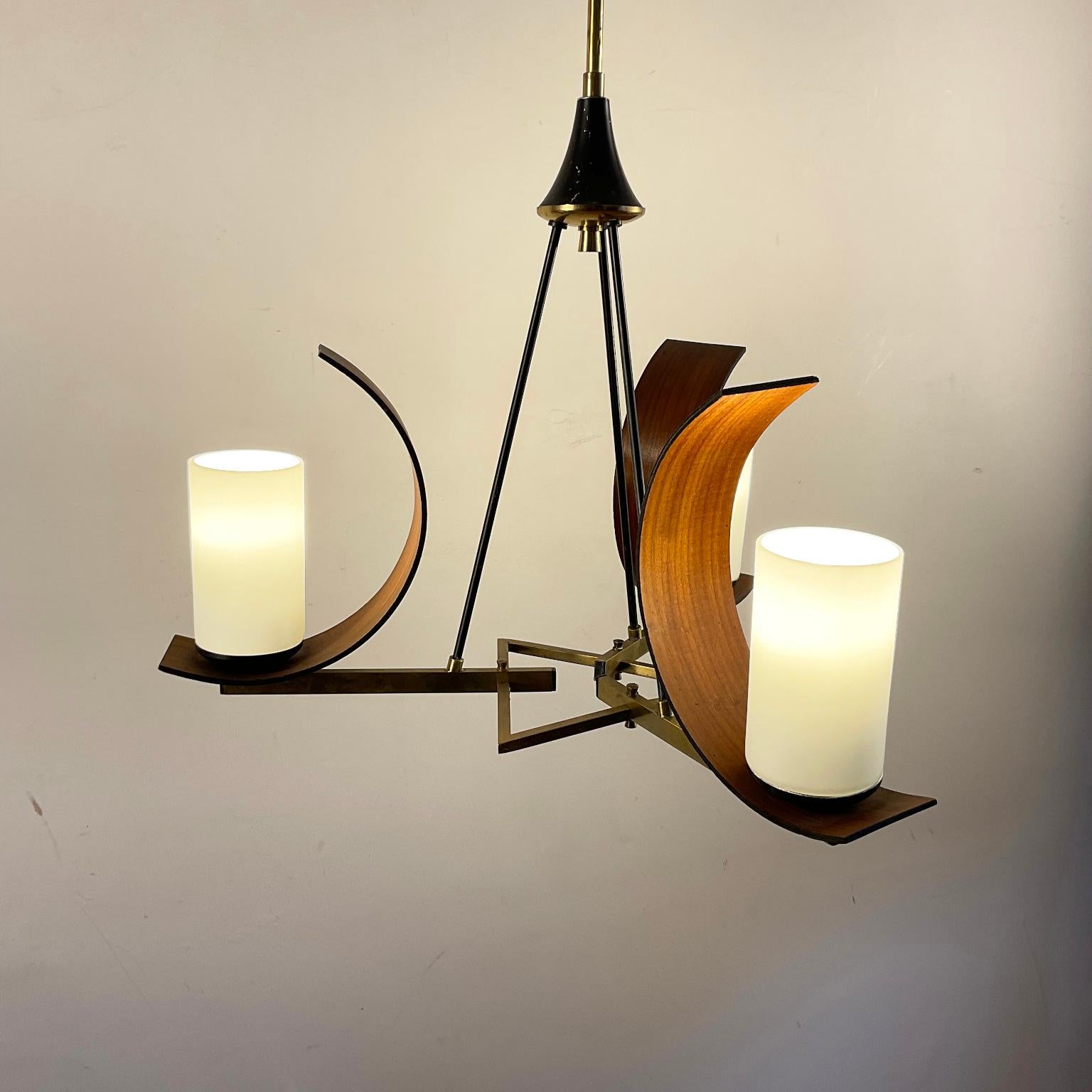 1960s Italian Ceiling Lamp Attributed to Stilnovo with 3 Opaline lampshades 1