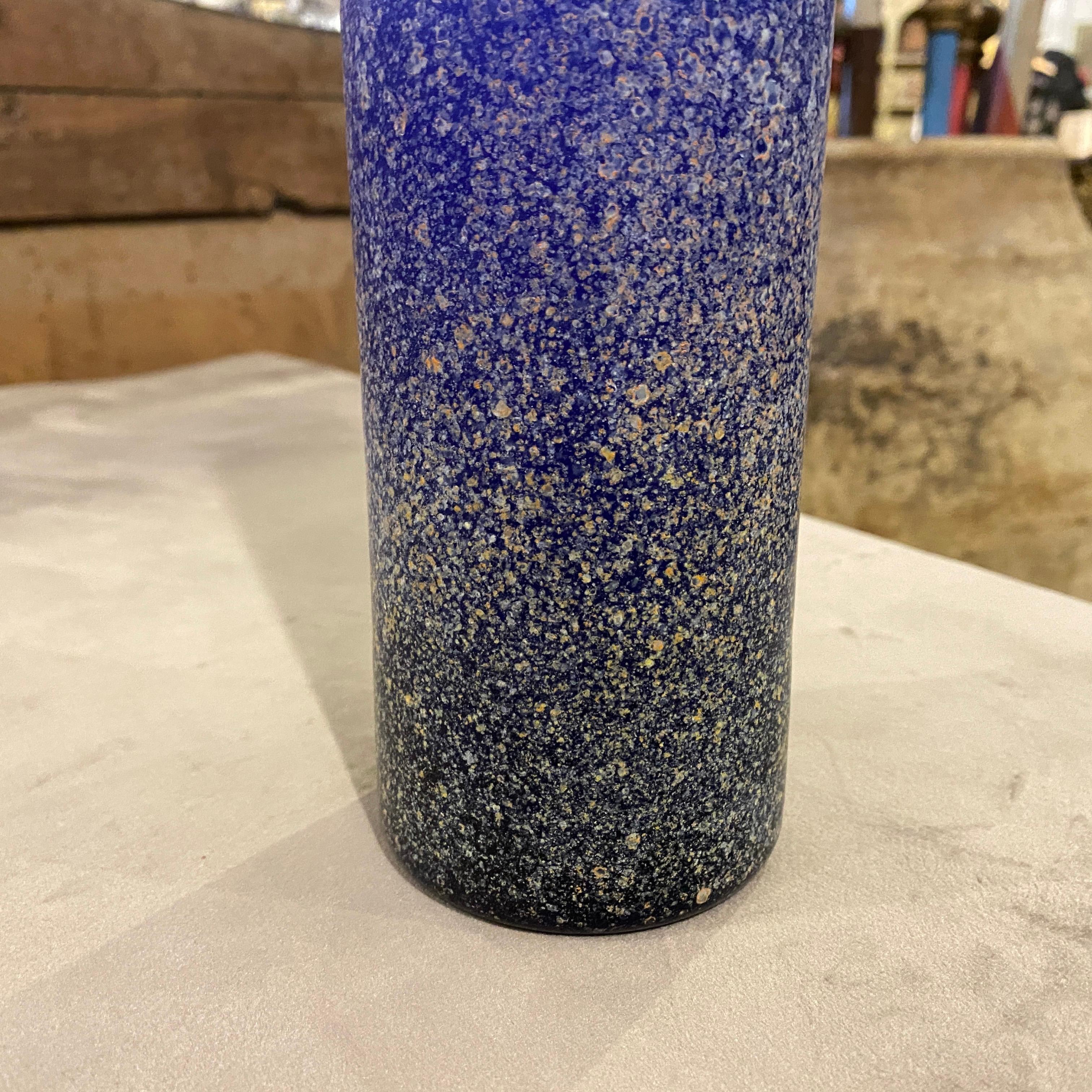 1960s Cenedese Attributed Mid-Century Modern Blue Scavo Murano Glass Vase In Good Condition In Aci Castello, IT