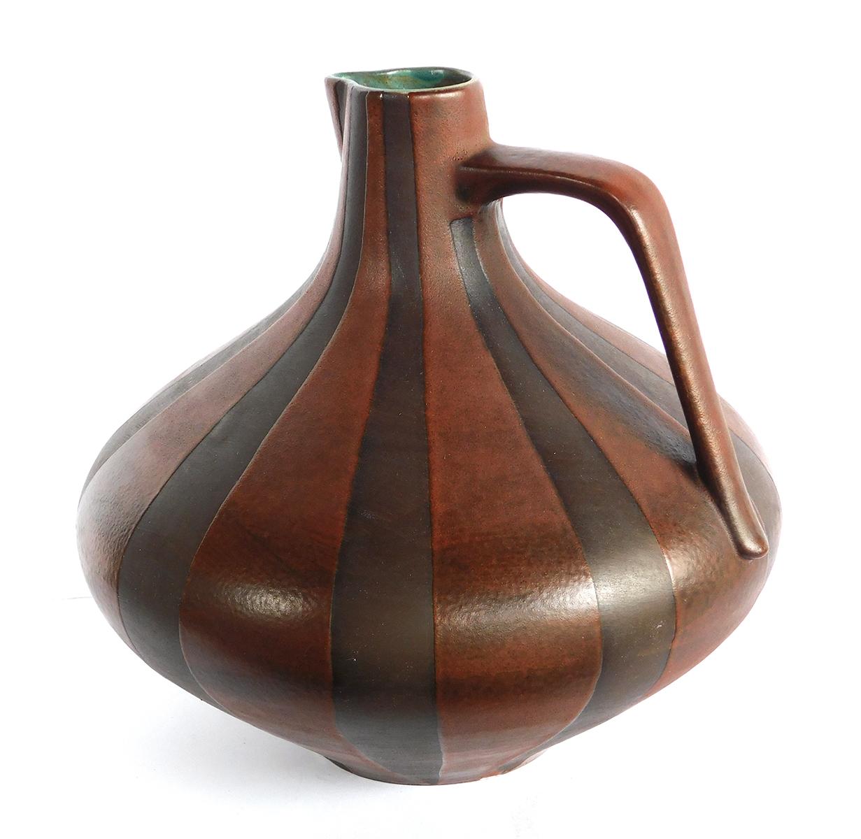 Ceramano-Krug aus den 1960er Jahren mit Dolomitglasur (Keramik) im Angebot