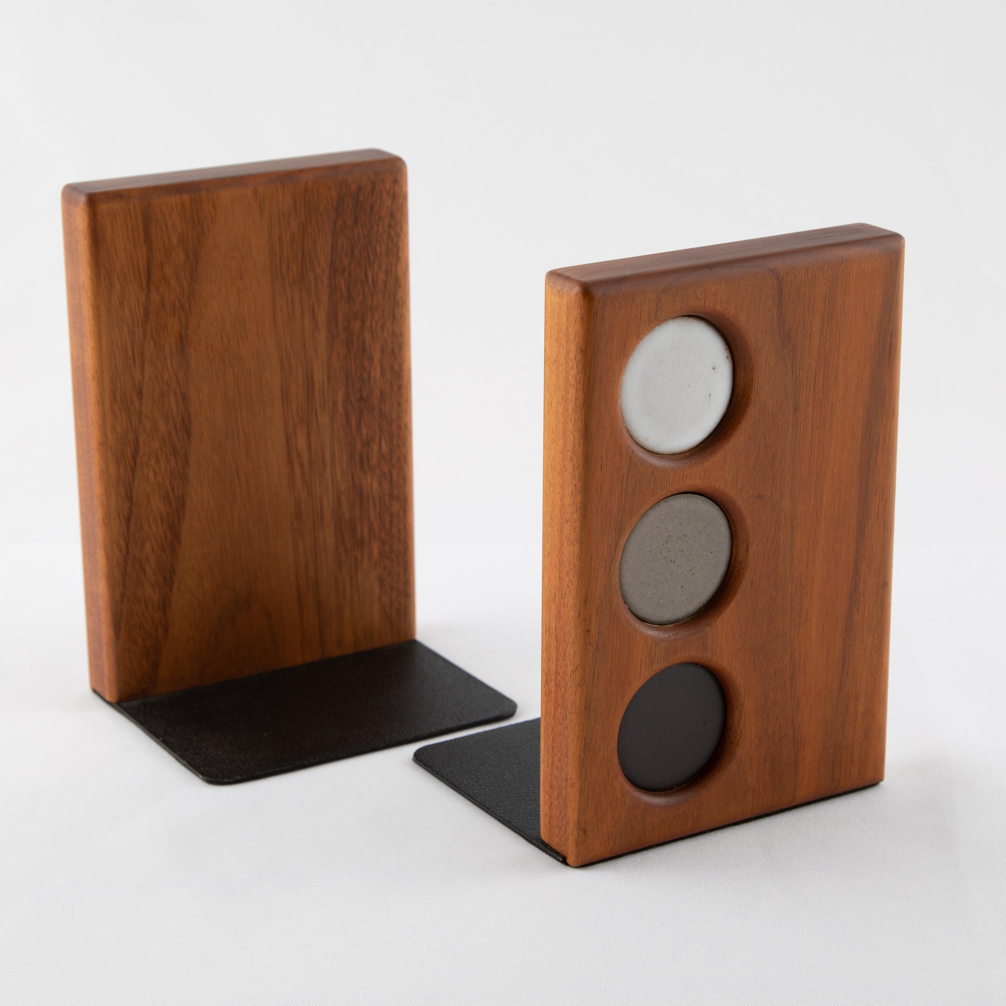 American 1960s Ceramic and Walnut Bookends by Gordon and Jane Martz for Marshall Studios For Sale
