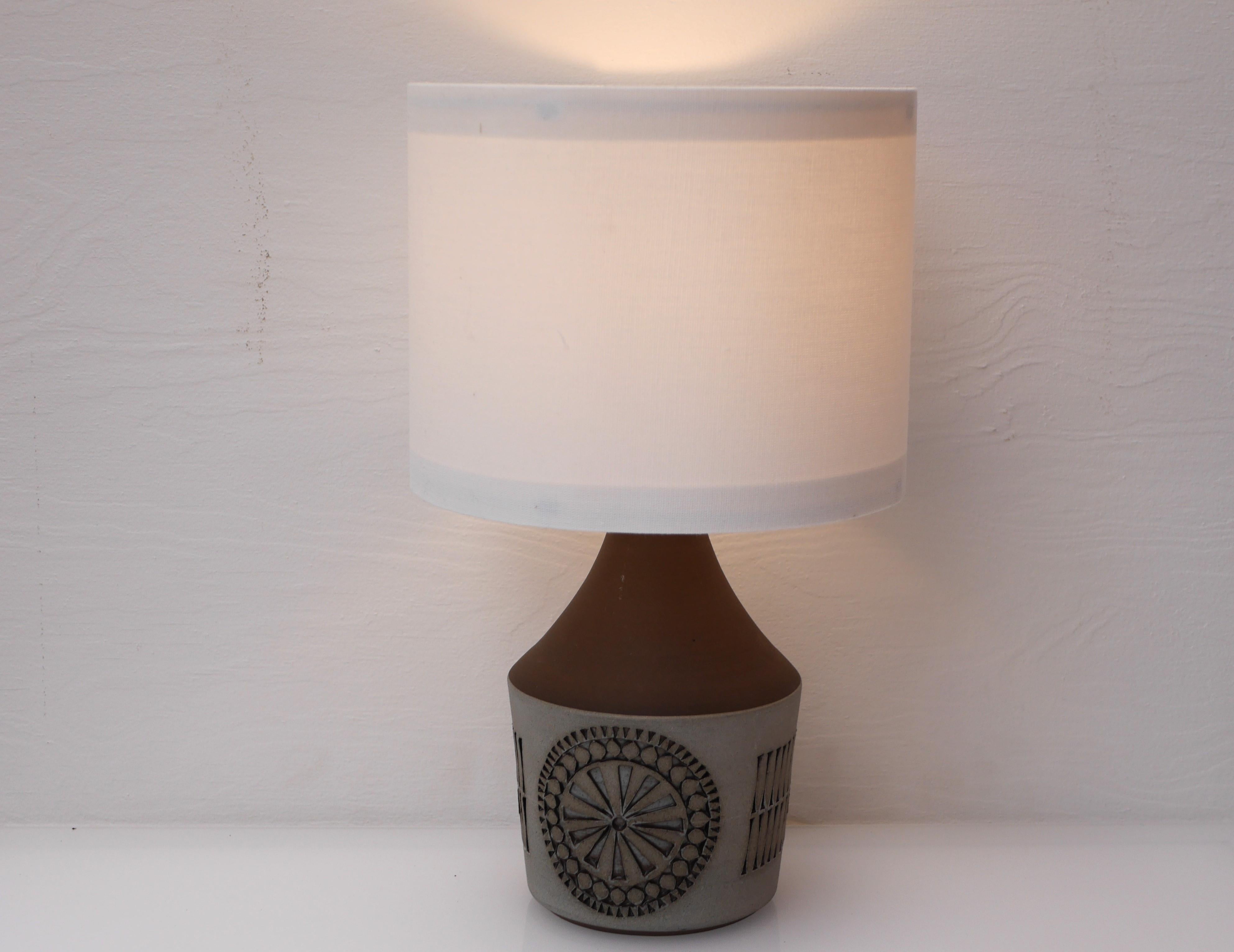 A fantastic vintage ceramic lamp base, handmade from Alingsås Keramik, Sweden. This lamp base is simple in the design, with intricate patterns imbedded and it is all handmade. The patterns are simple, yet it is the color that makes this lamp very