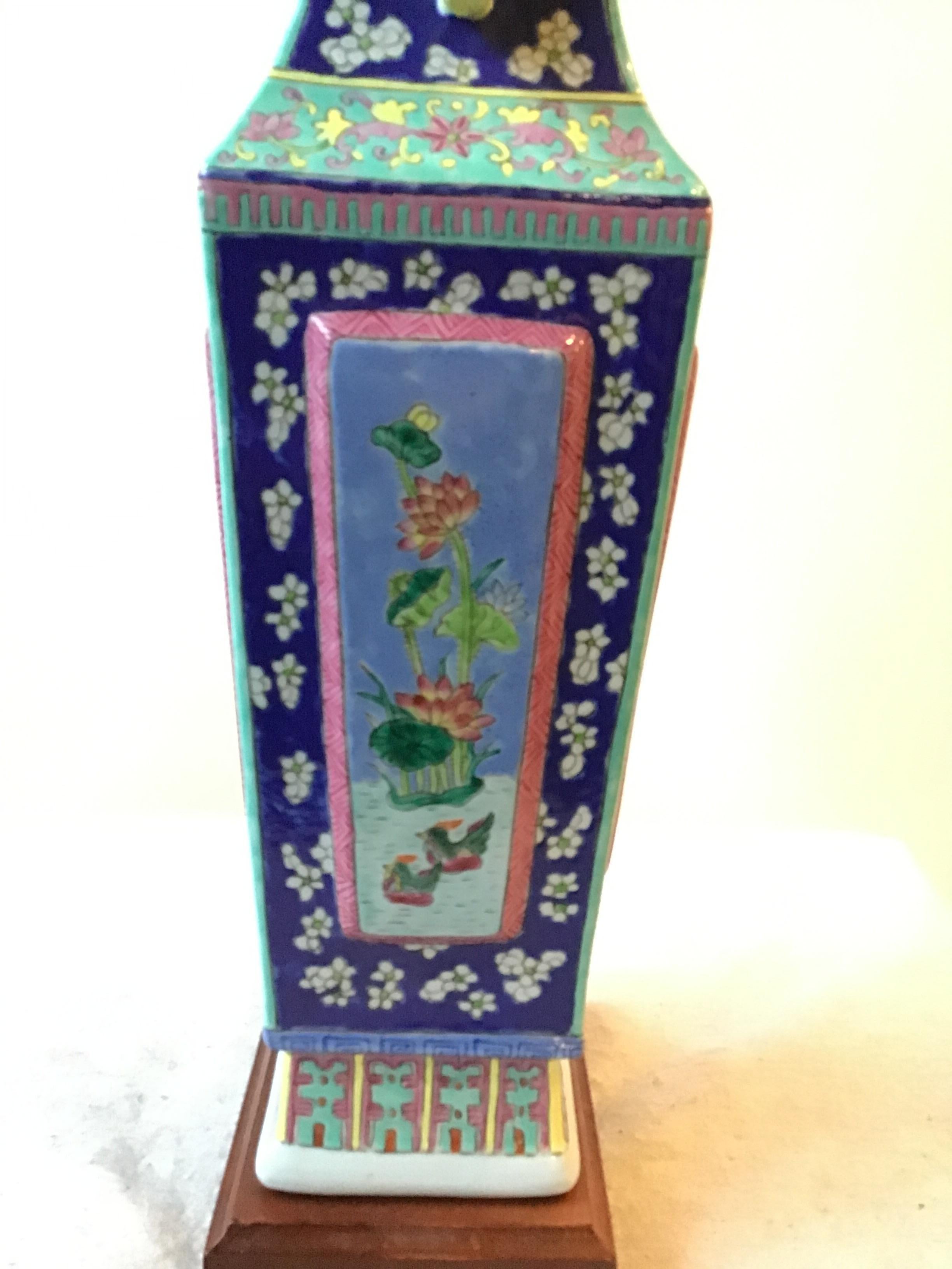 1960s Floral Hand Painted Ceramic  Colorful Asian Table Lamp For Sale 1