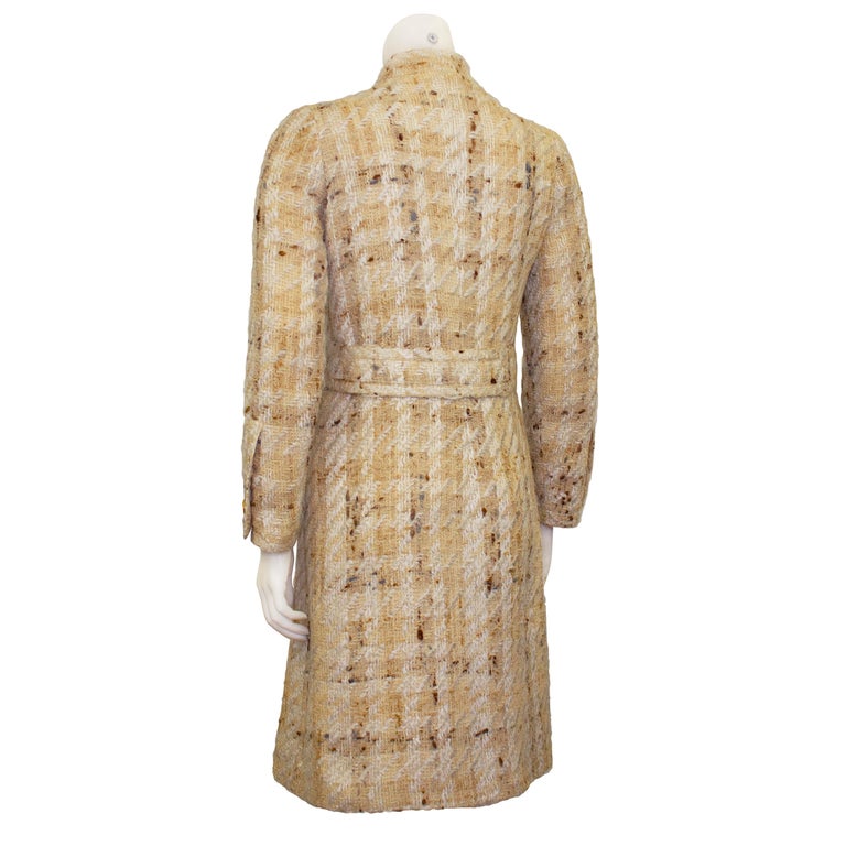 1960s Chanel Couture Beige Woven Wool Coat In Good Condition For Sale In Toronto, Ontario