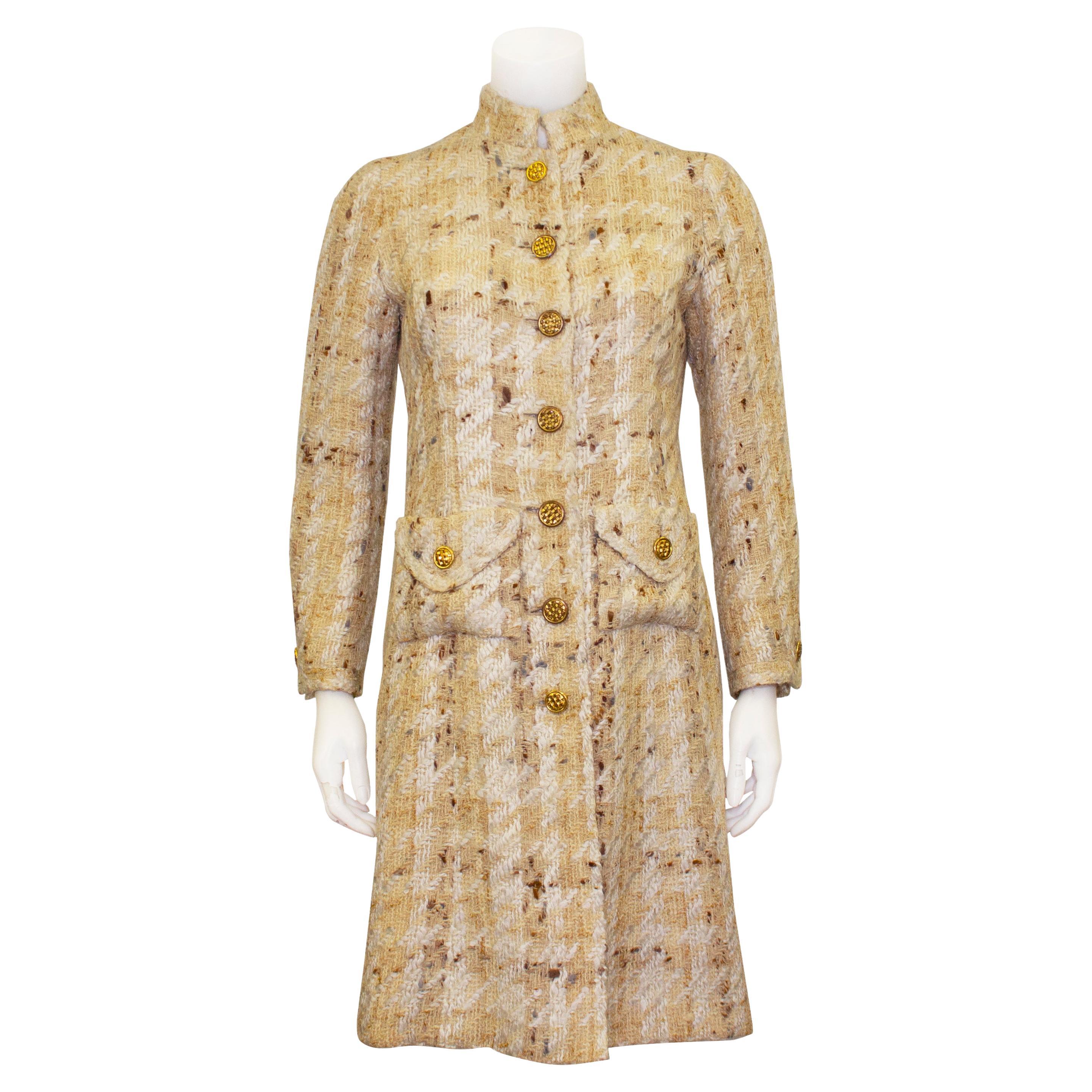 1960er Chanel Couture Mantel aus gewebter Wolle in Beige im Angebot