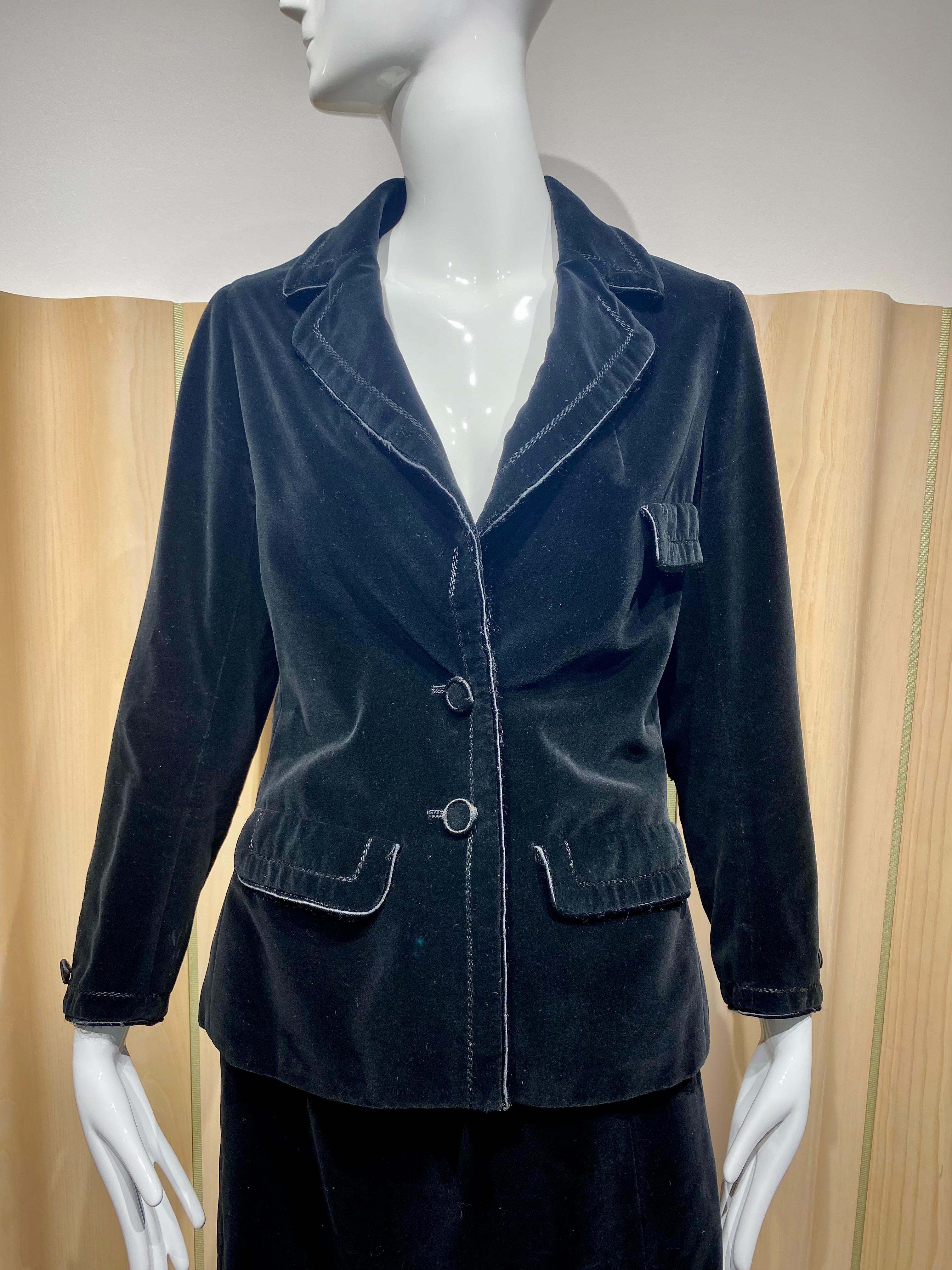 1960s CHANEL Couture Black Velvet Suit  For Sale 2
