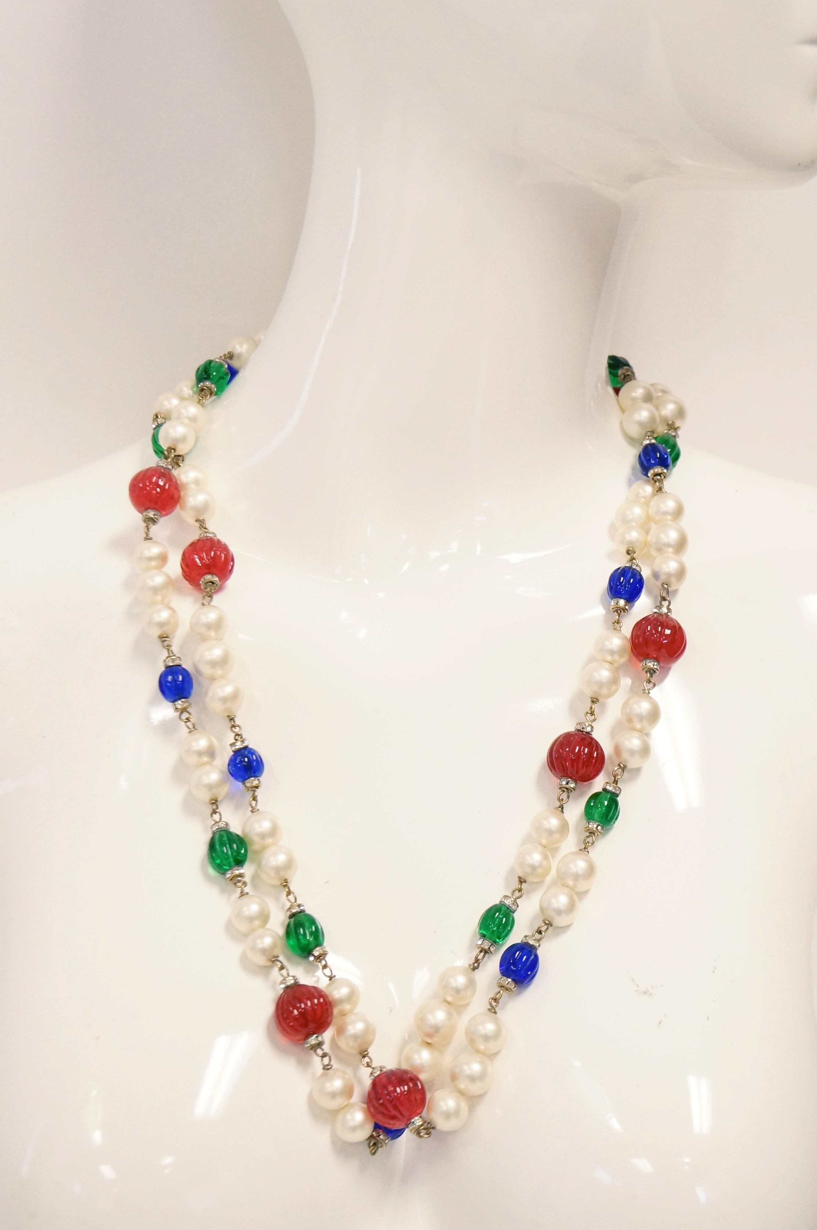 Women's 1960s Chanel Gripoix Glass and Pearl Station Necklace