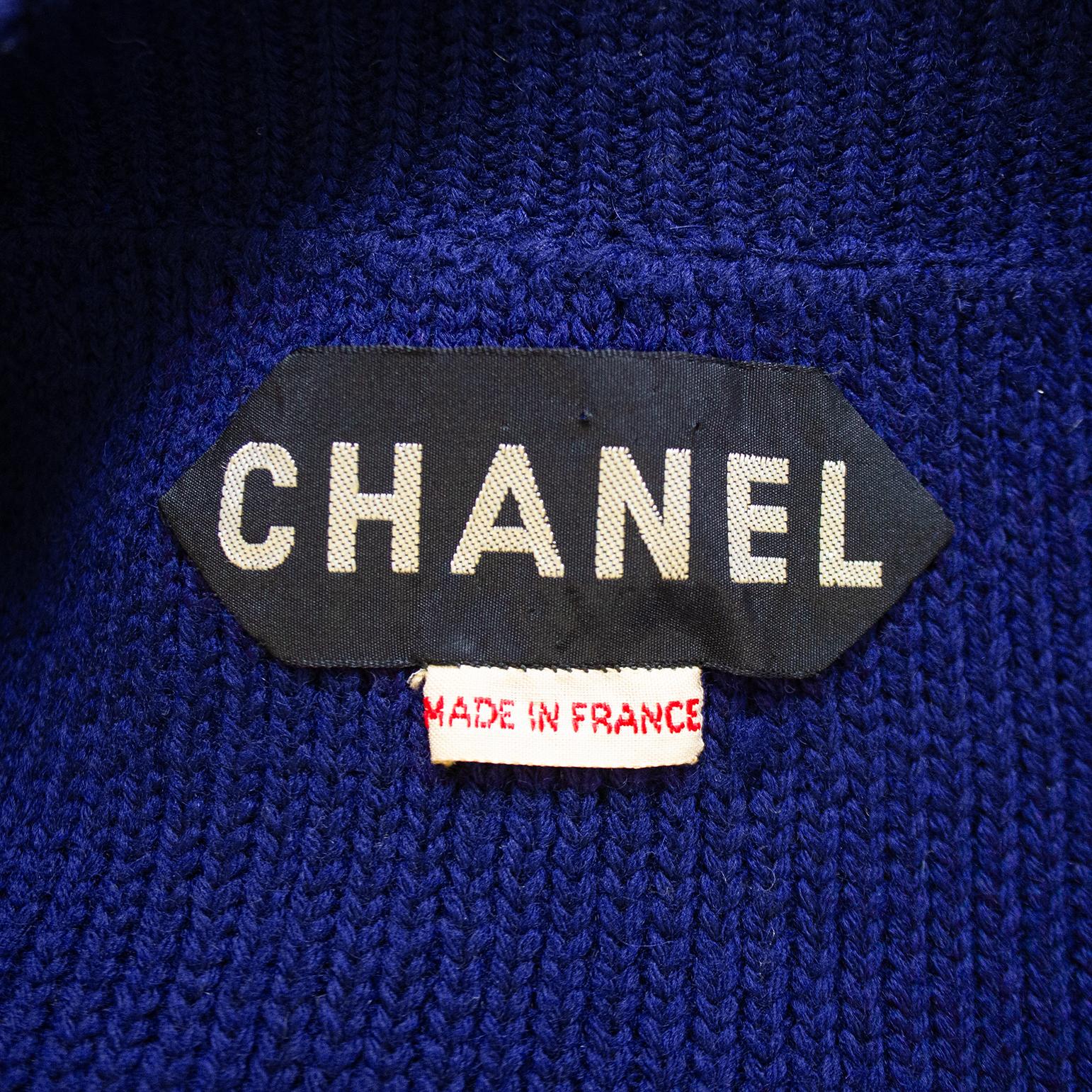 1960s Chanel Haute Couture Navy Blue and Pink Knit Set For Sale 2