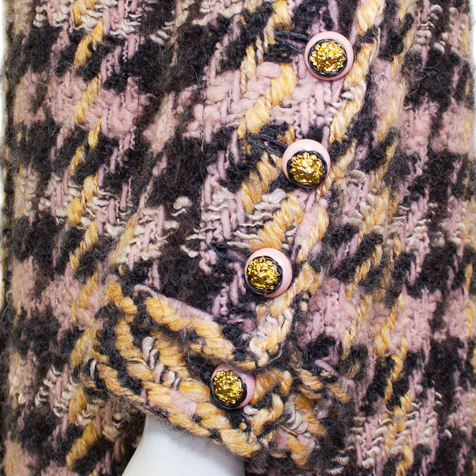 Chanel Haute Couture des années 1960, rose et gris anthracite pied-de-poule 3 pièces Ensemble en vente 2
