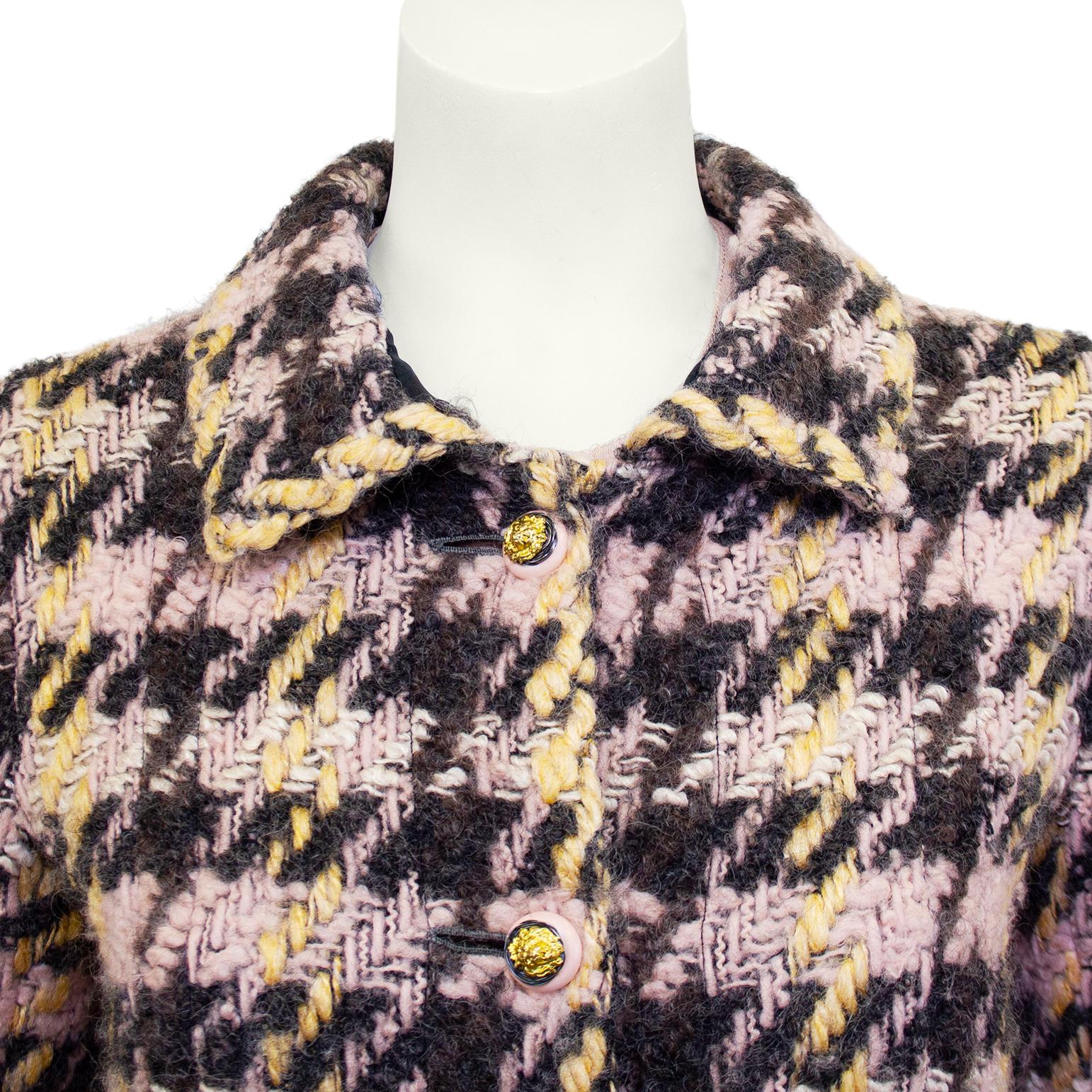 1960s Chanel Haute Couture Pink and Charcoal Grey Houndstooth 3 pc. Ensemble For Sale 3