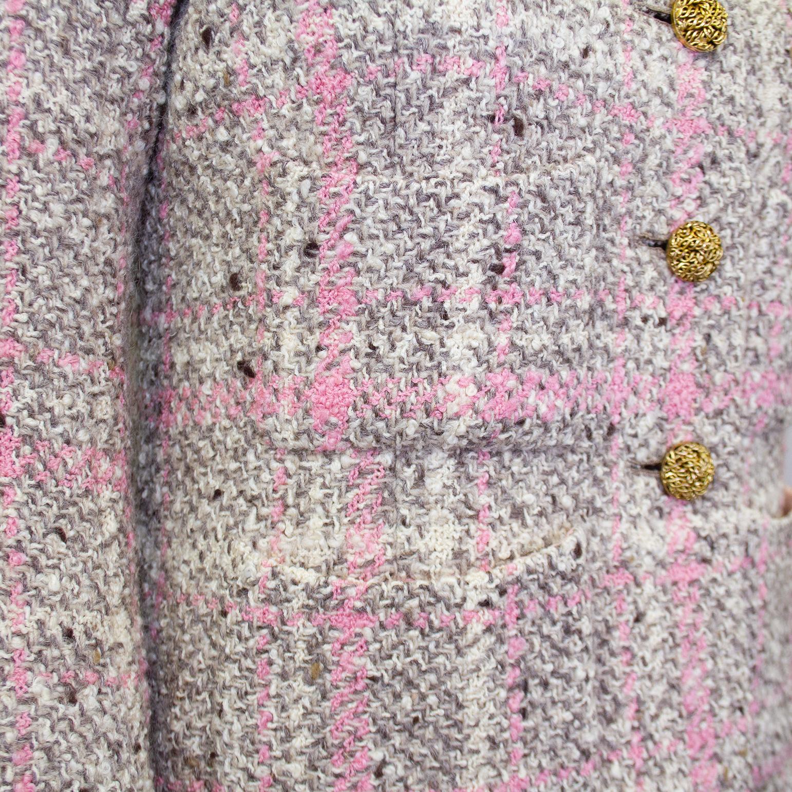 Women's 1960s Chanel Haute Couture Pink and Grey Tweed Suit For Sale