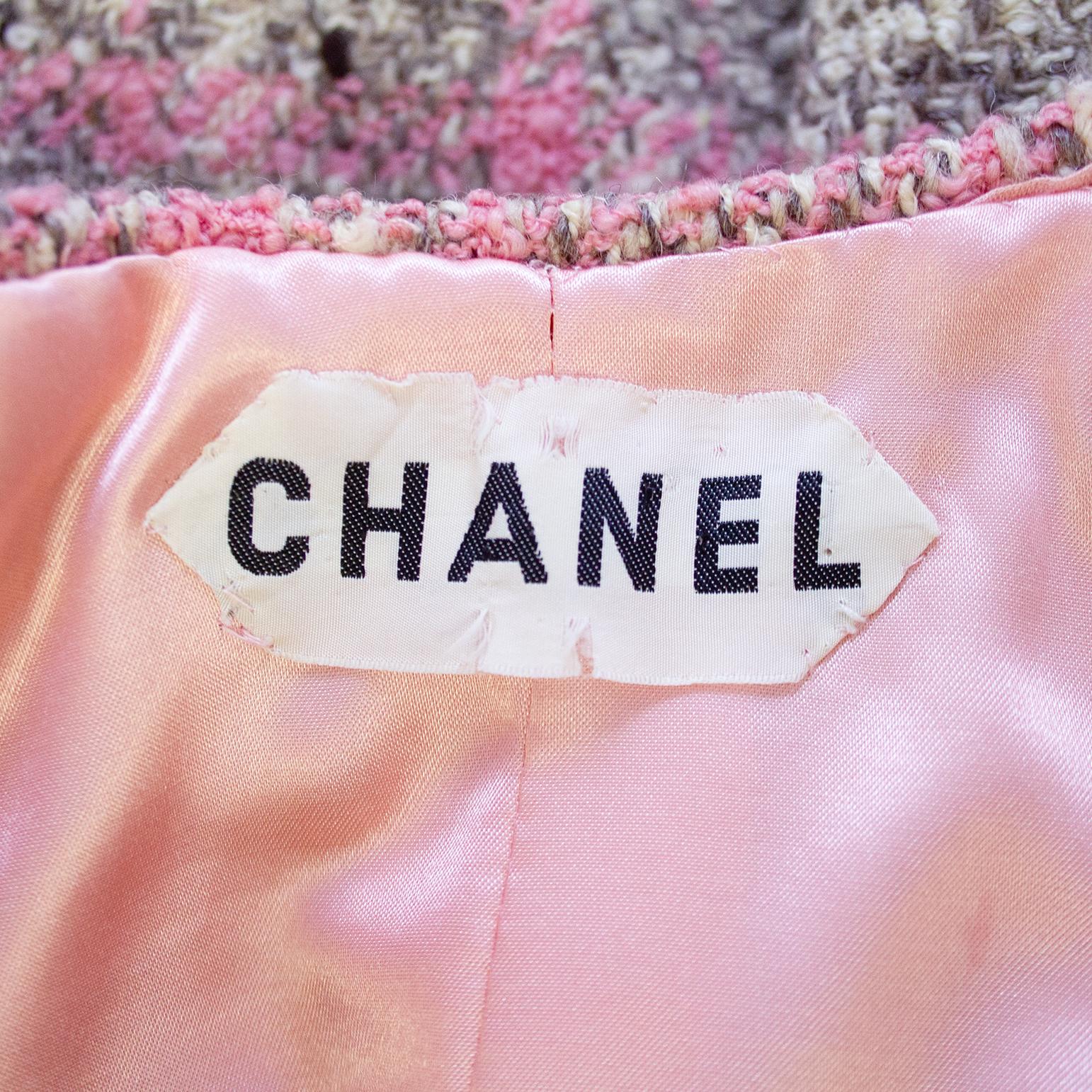 1960s Chanel Haute Couture Pink and Grey Tweed Suit For Sale 1
