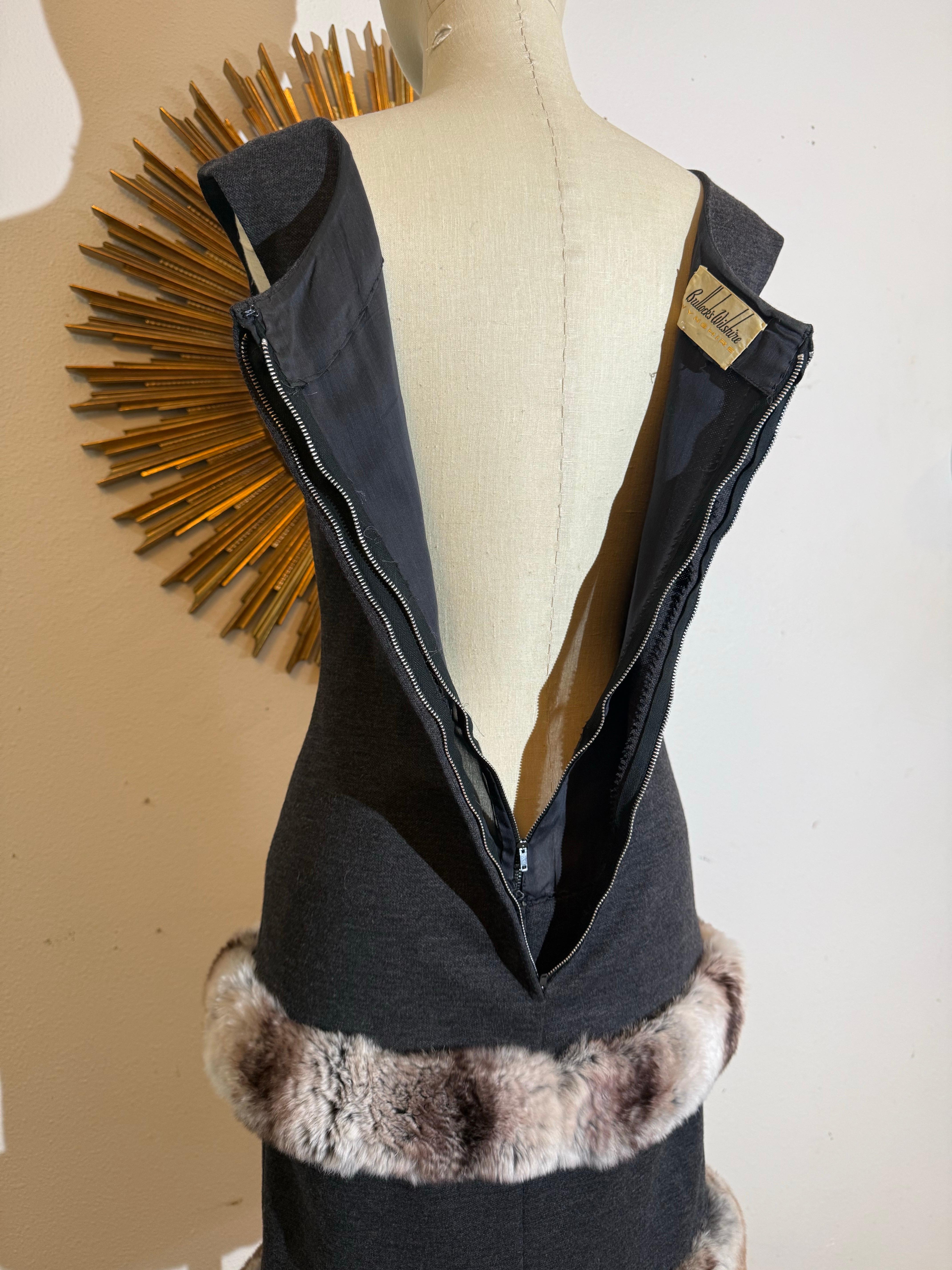 1960s Charcoal Knit Wool Dress with Tiered Chinchilla Trim & Matching Adolfo II Hat en vente 8