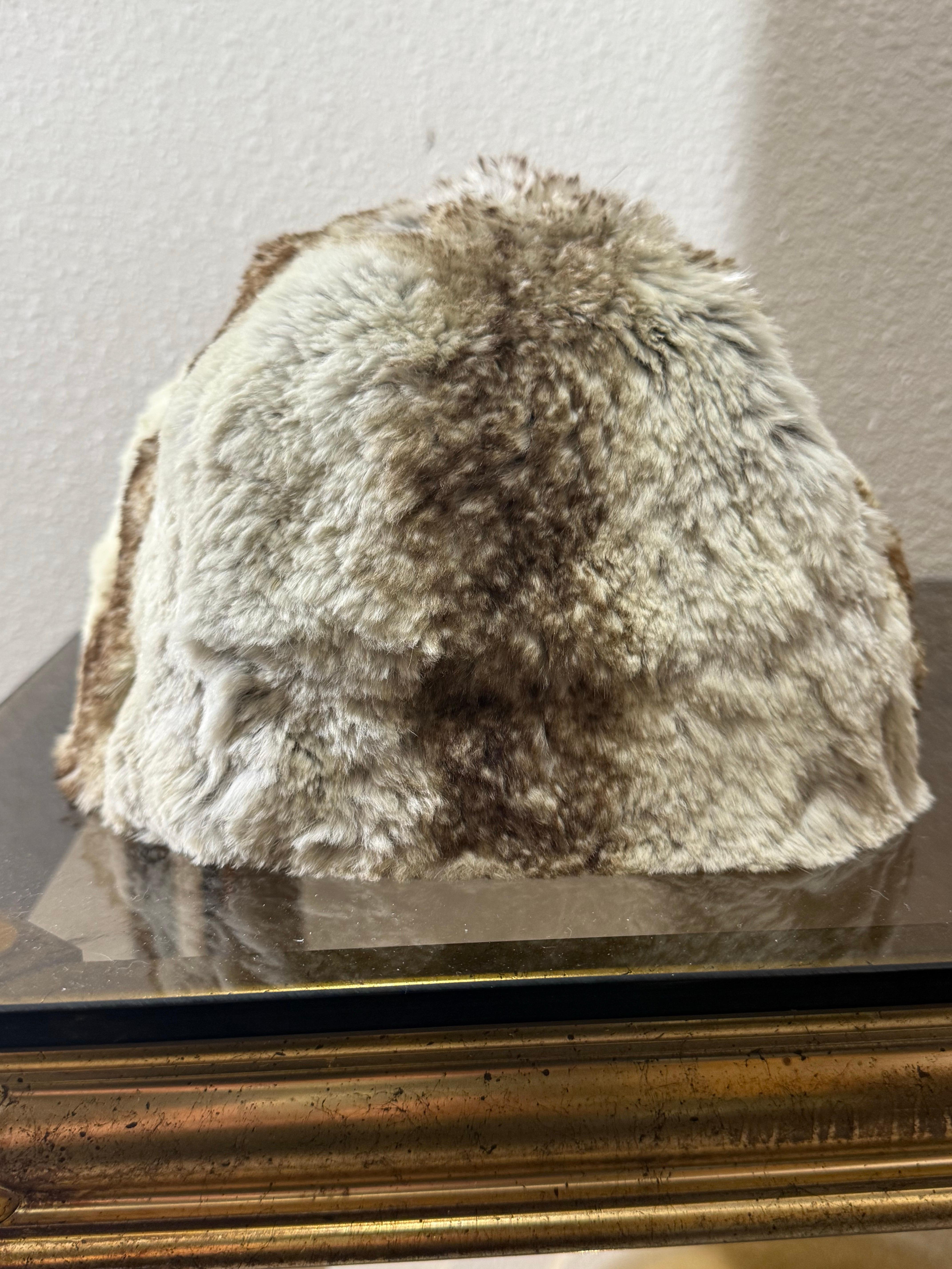 1960s Charcoal Knit Wool Dress with Tiered Chinchilla Trim & Matching Adolfo II Hat en vente 10